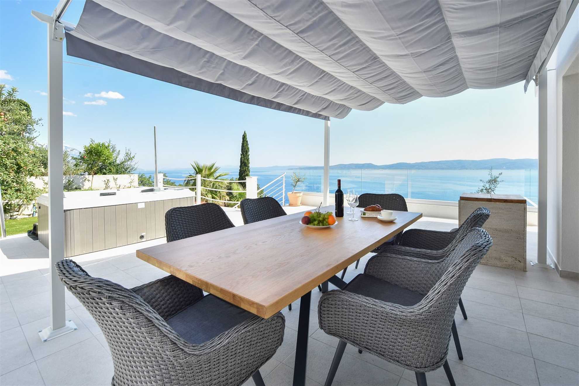 Beautiful villa with stunning view in Pisak