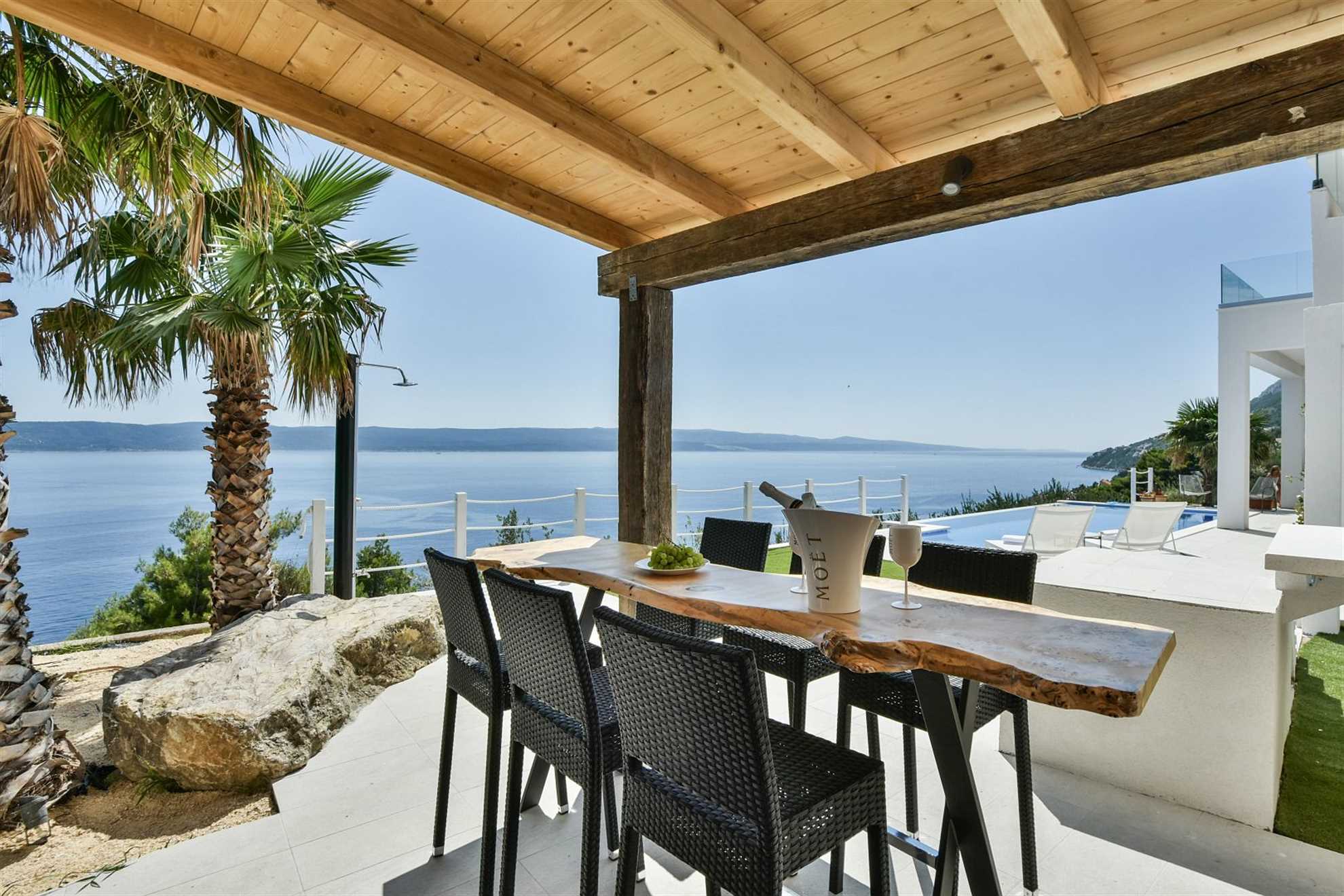 Beautiful villa with stunning view in Pisak