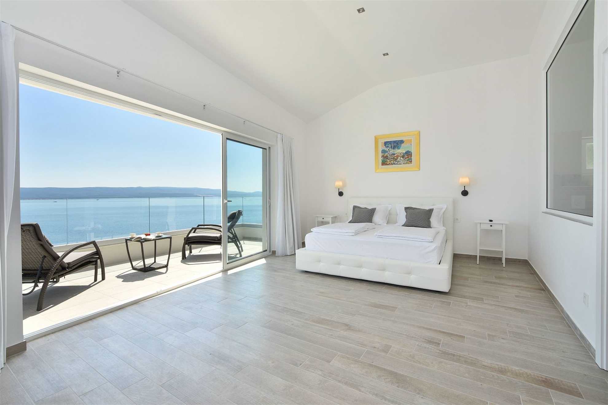Beautiful villa with stunning view in Pisak