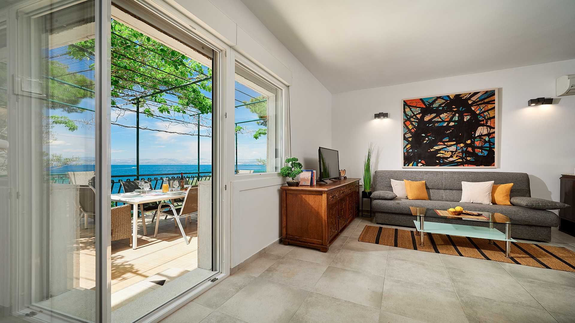 Charming beachfront villa with pool
