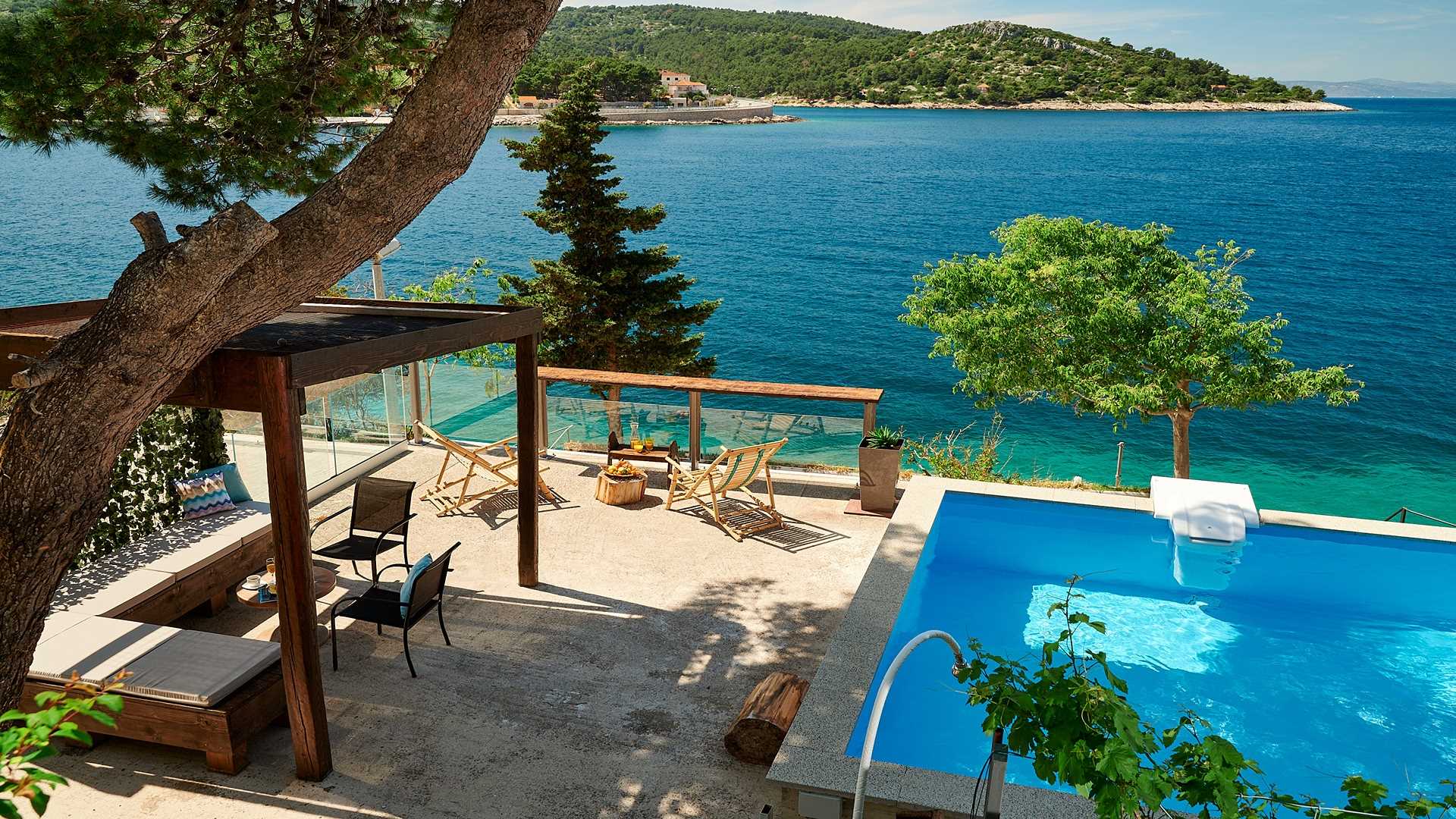 Charming beachfront villa with pool