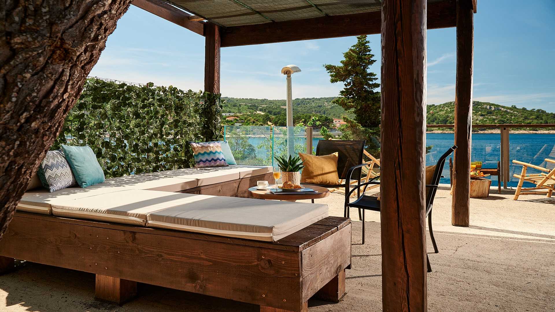 Charming beachfront villa with pool