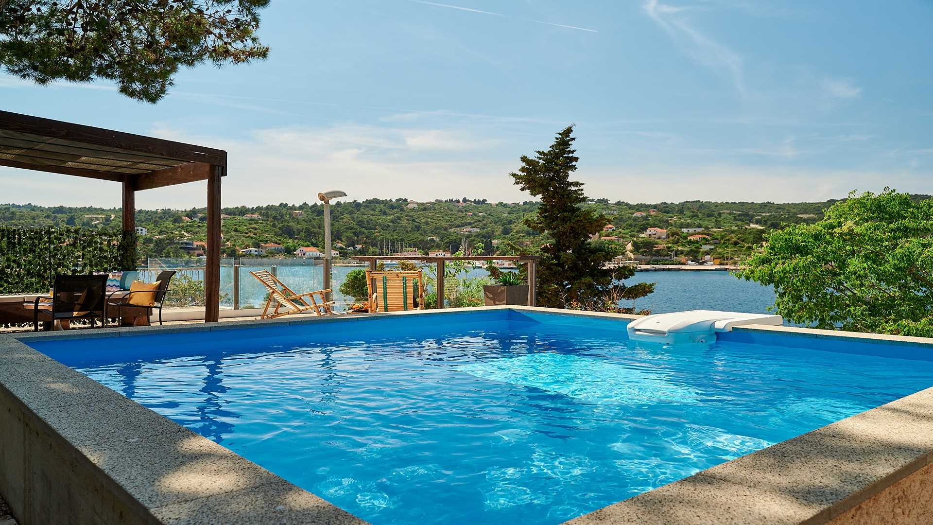 Charming beachfront villa with pool