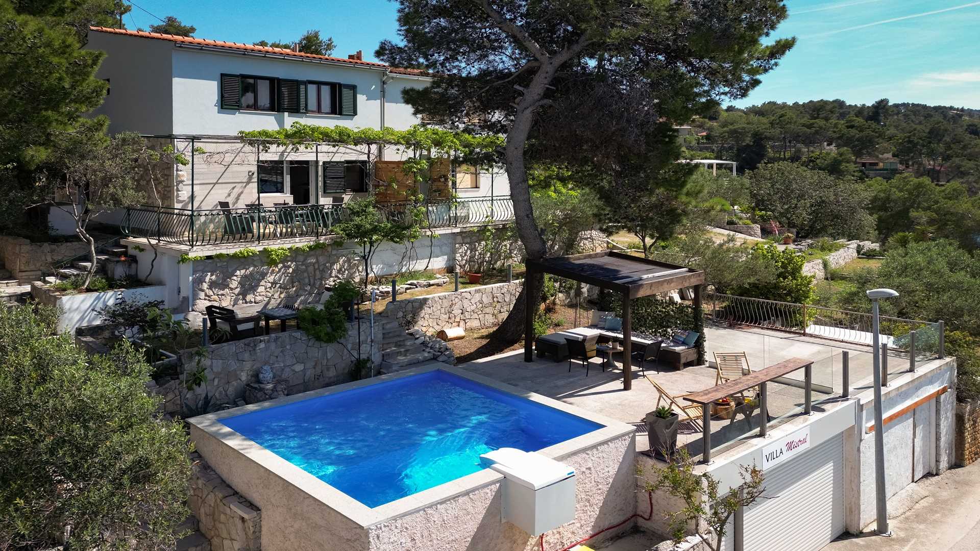 Charming beachfront villa with pool
