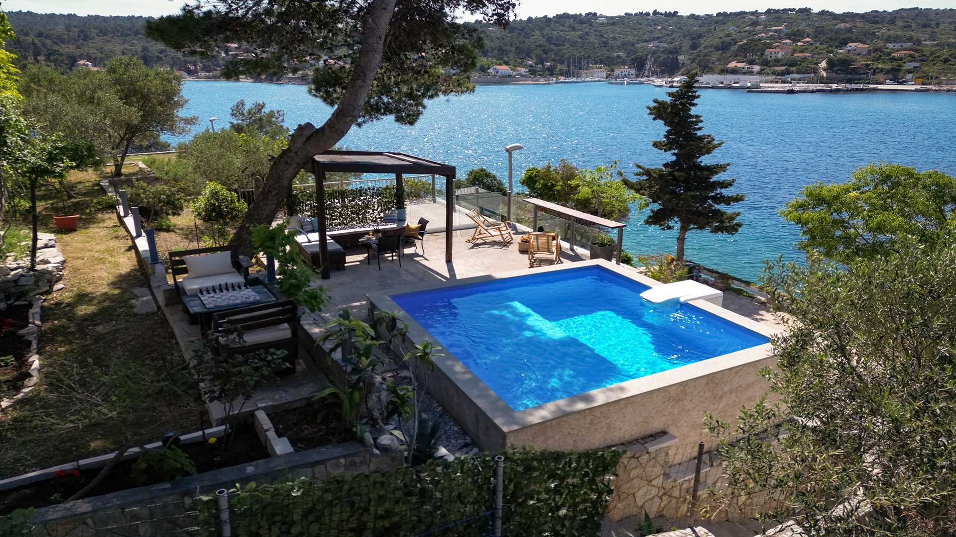 Charming beachfront villa with pool