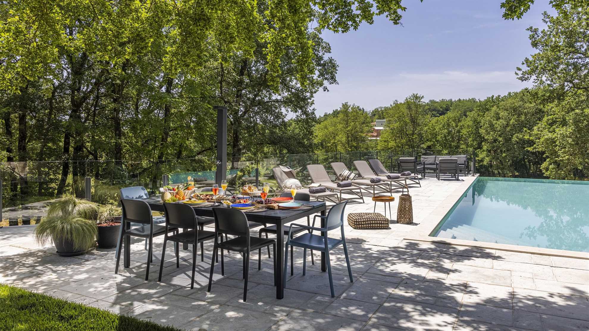 Amazing villa with modern architecture and pool