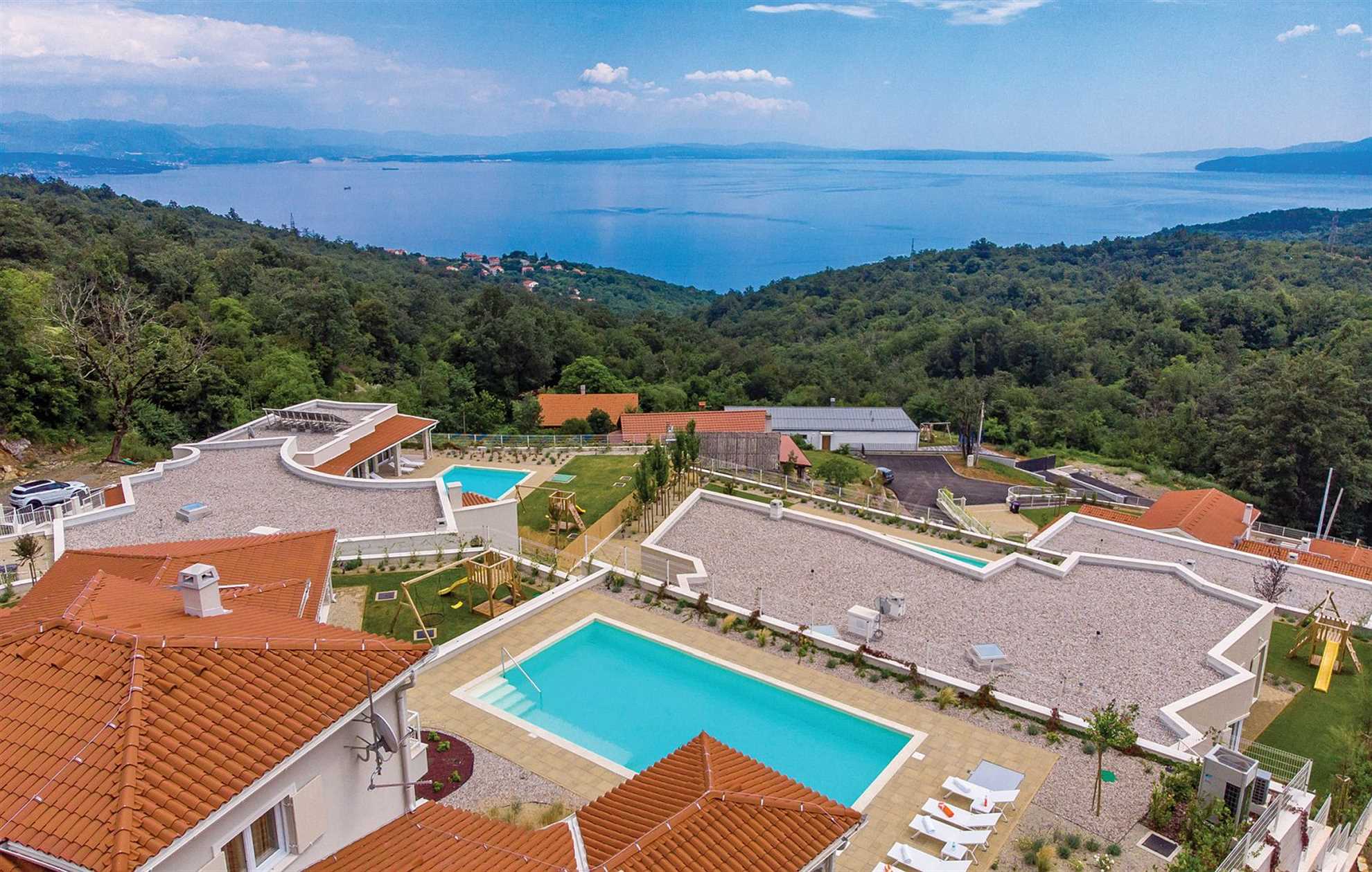 Family villa in Veprinac with a swimming pool