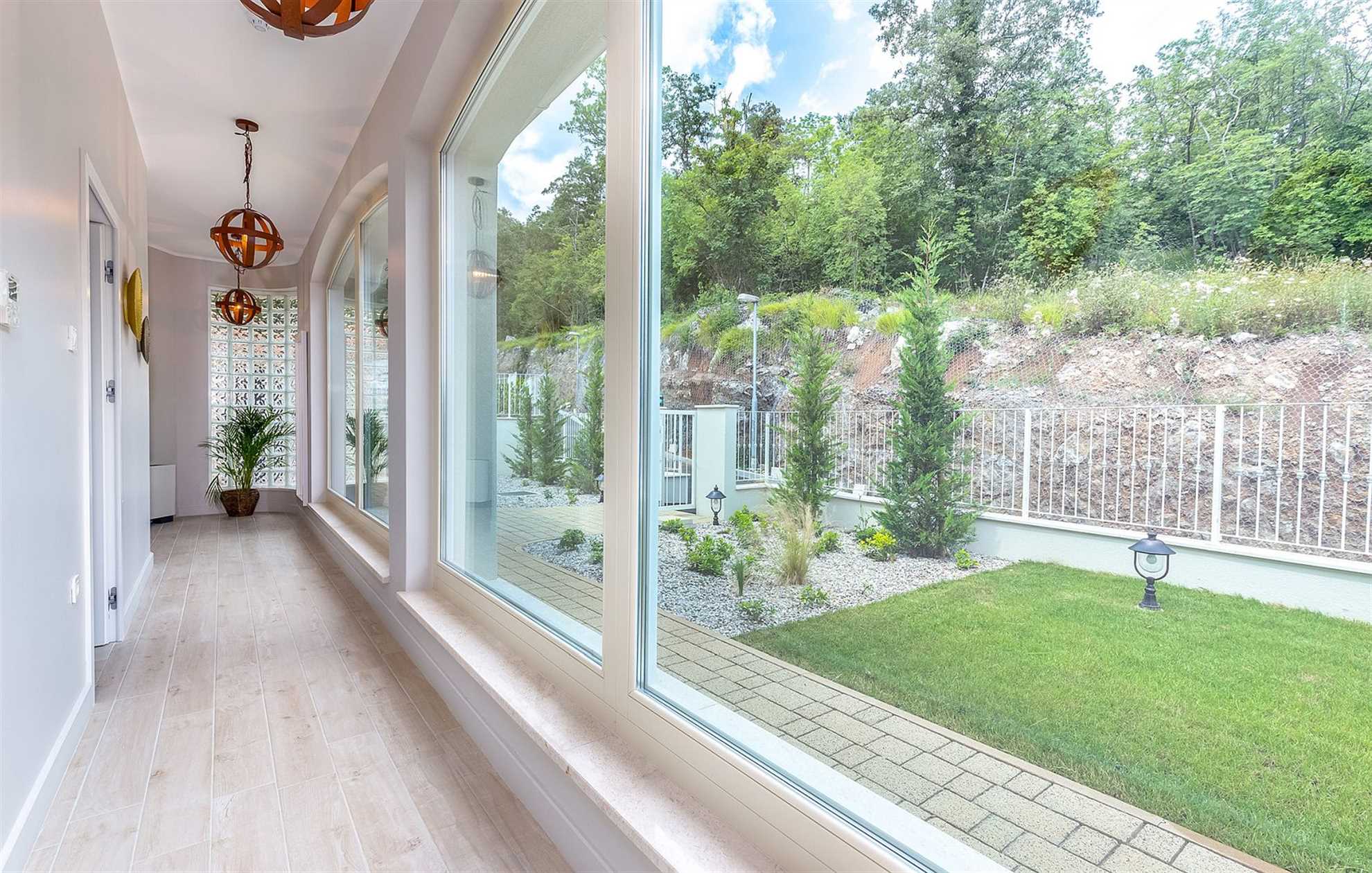 Family villa in Veprinac with a swimming pool