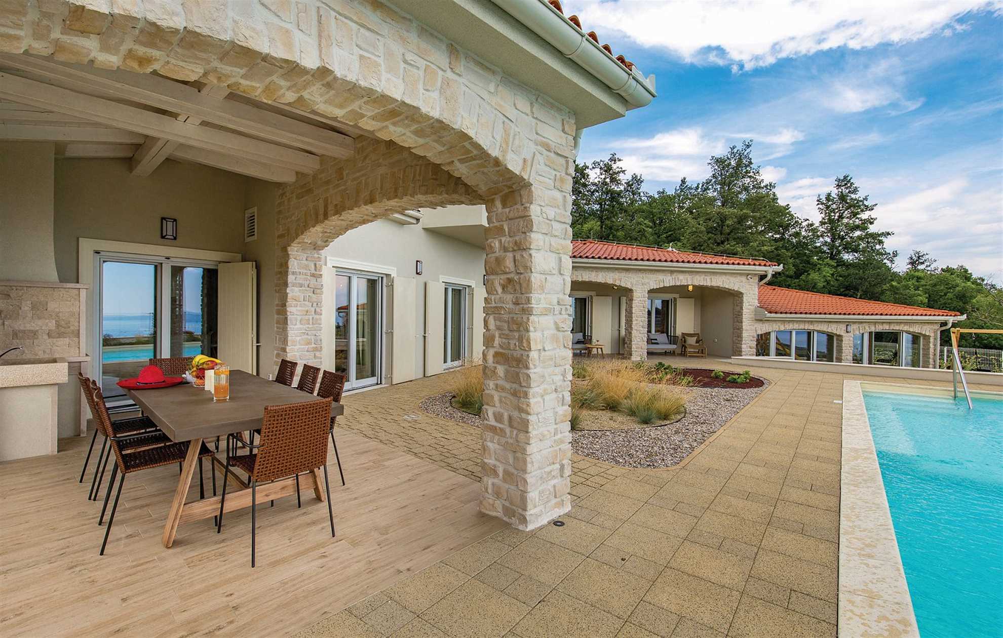 Family villa in Veprinac with a swimming pool