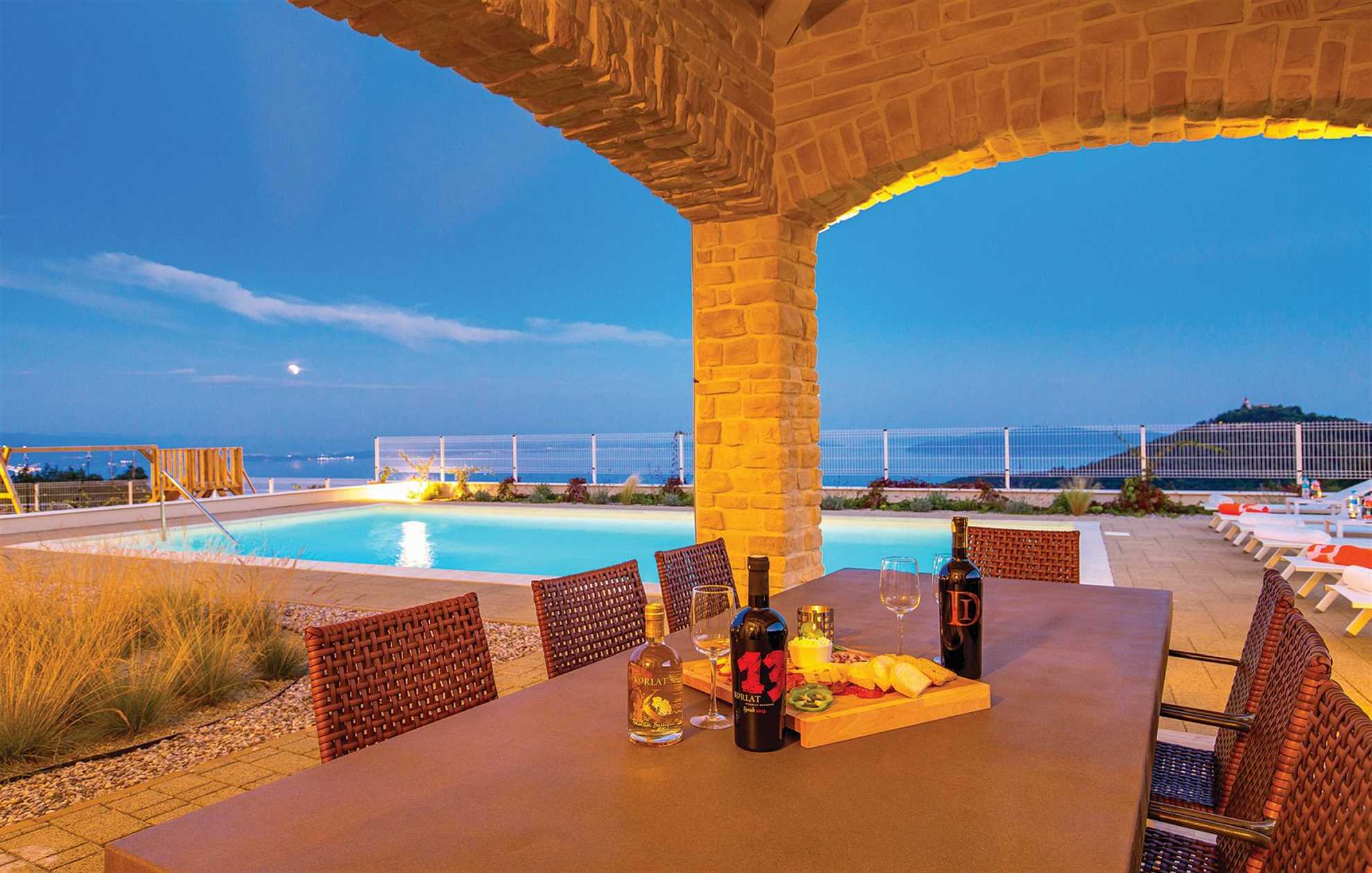 Family villa in Veprinac with a swimming pool