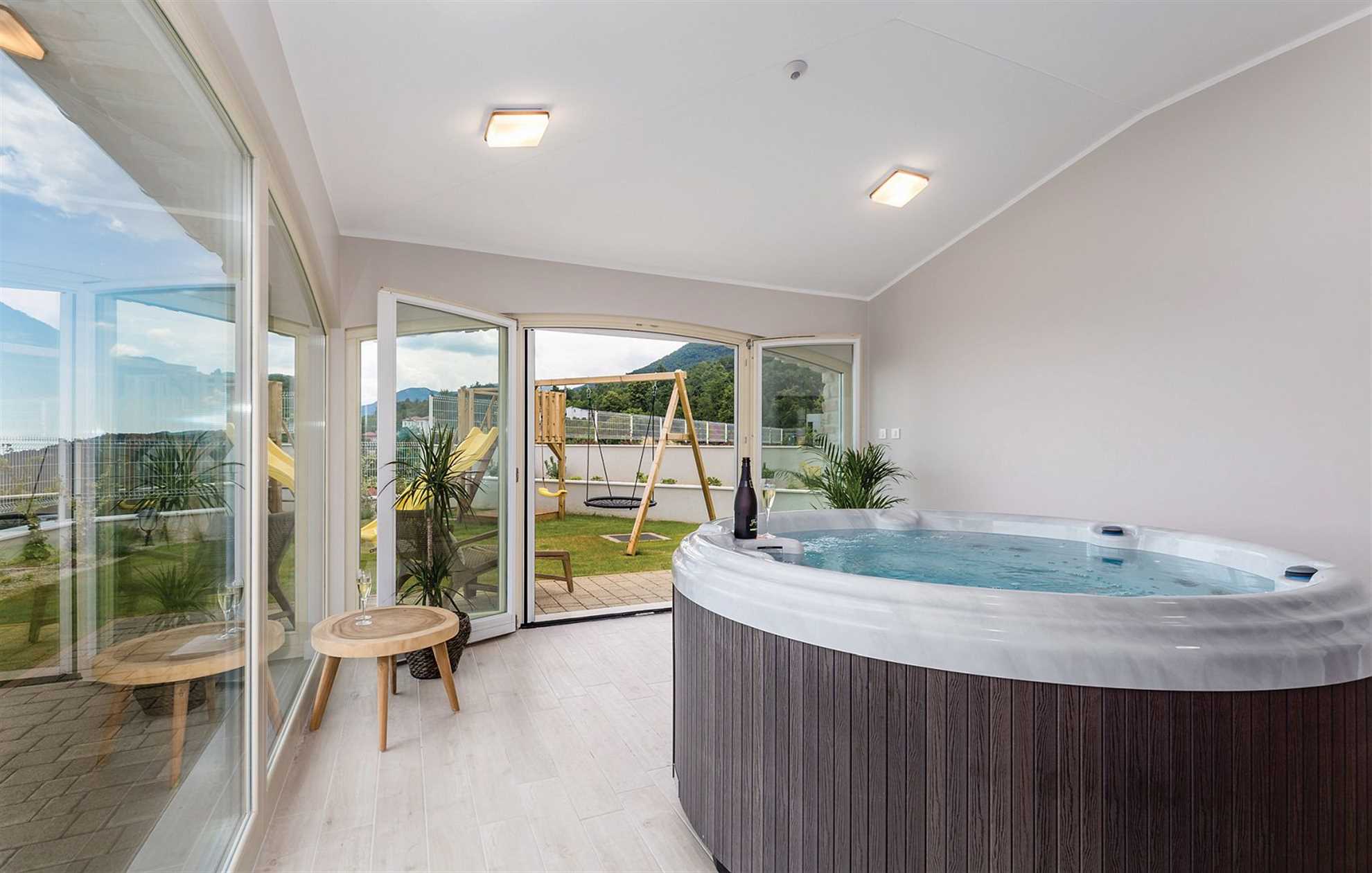 Family villa in Veprinac with a swimming pool
