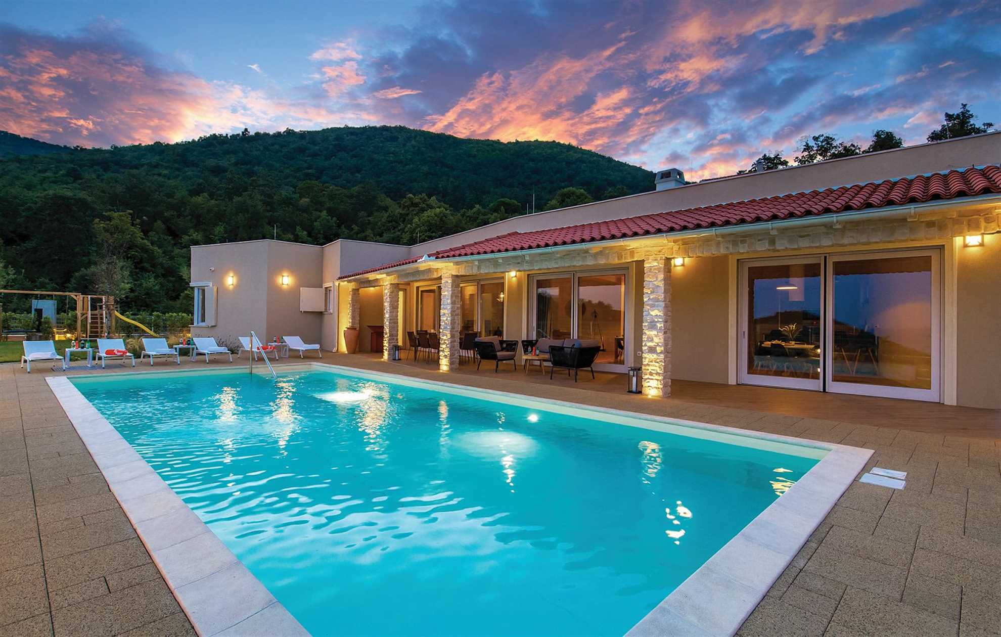 Villa in Veprinac with a stunning view