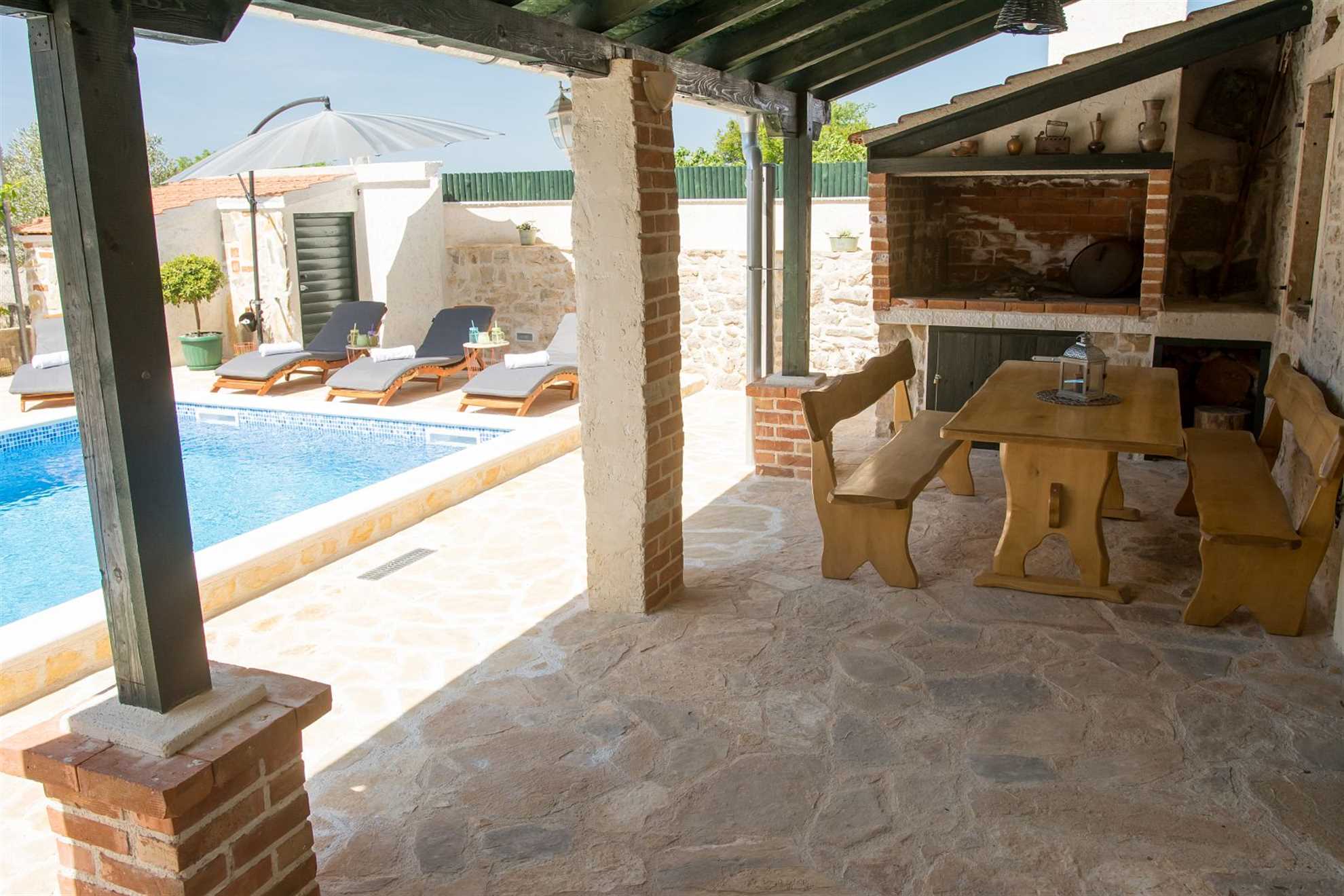 A rural poolside villa in Debeljak near Zadar