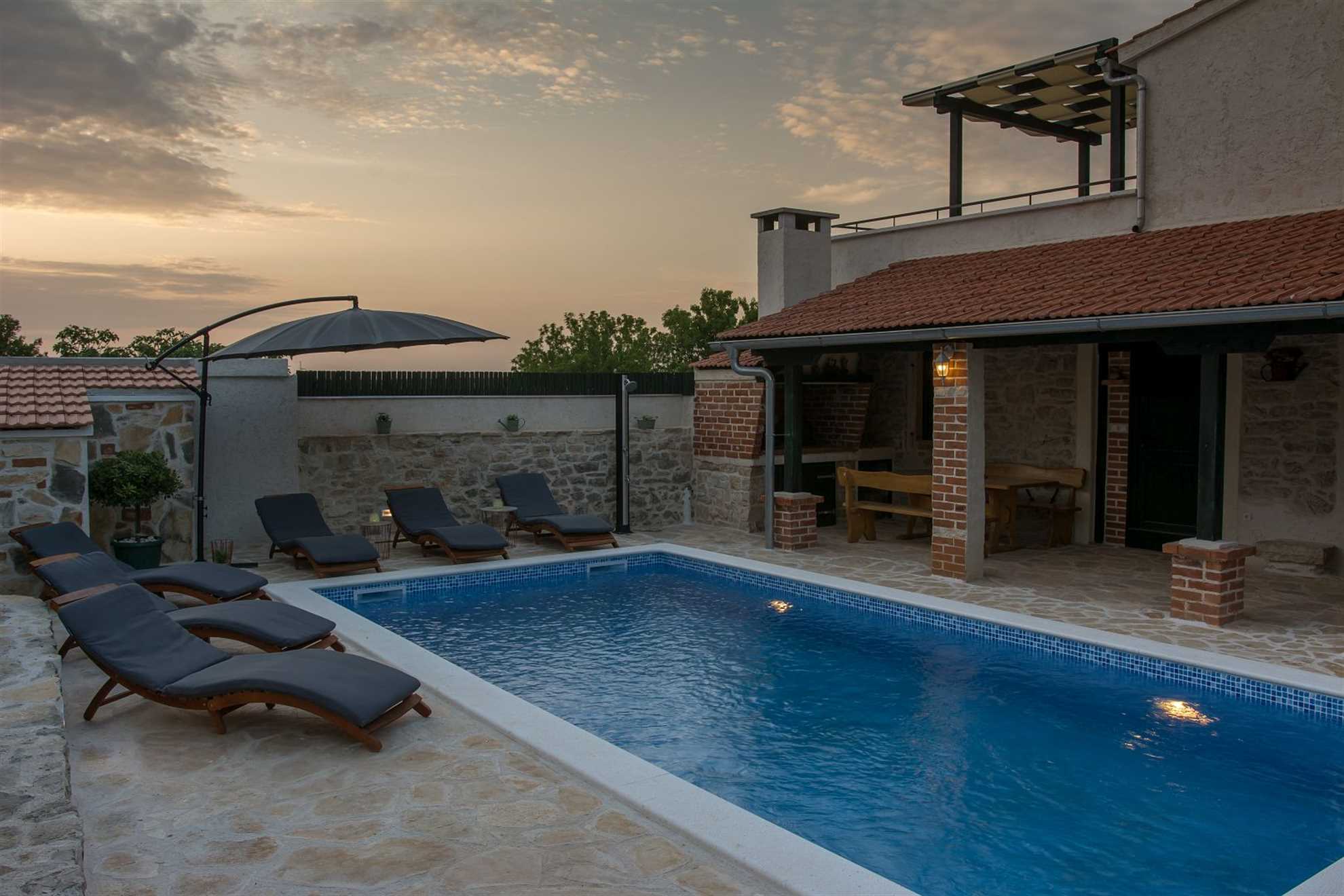 A rural poolside villa in Debeljak near Zadar