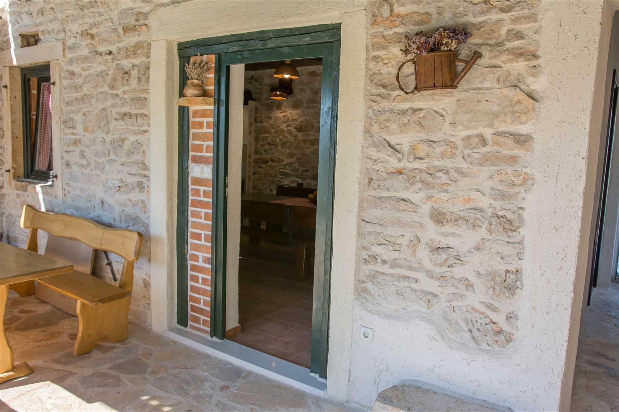 A rural poolside villa in Debeljak near Zadar