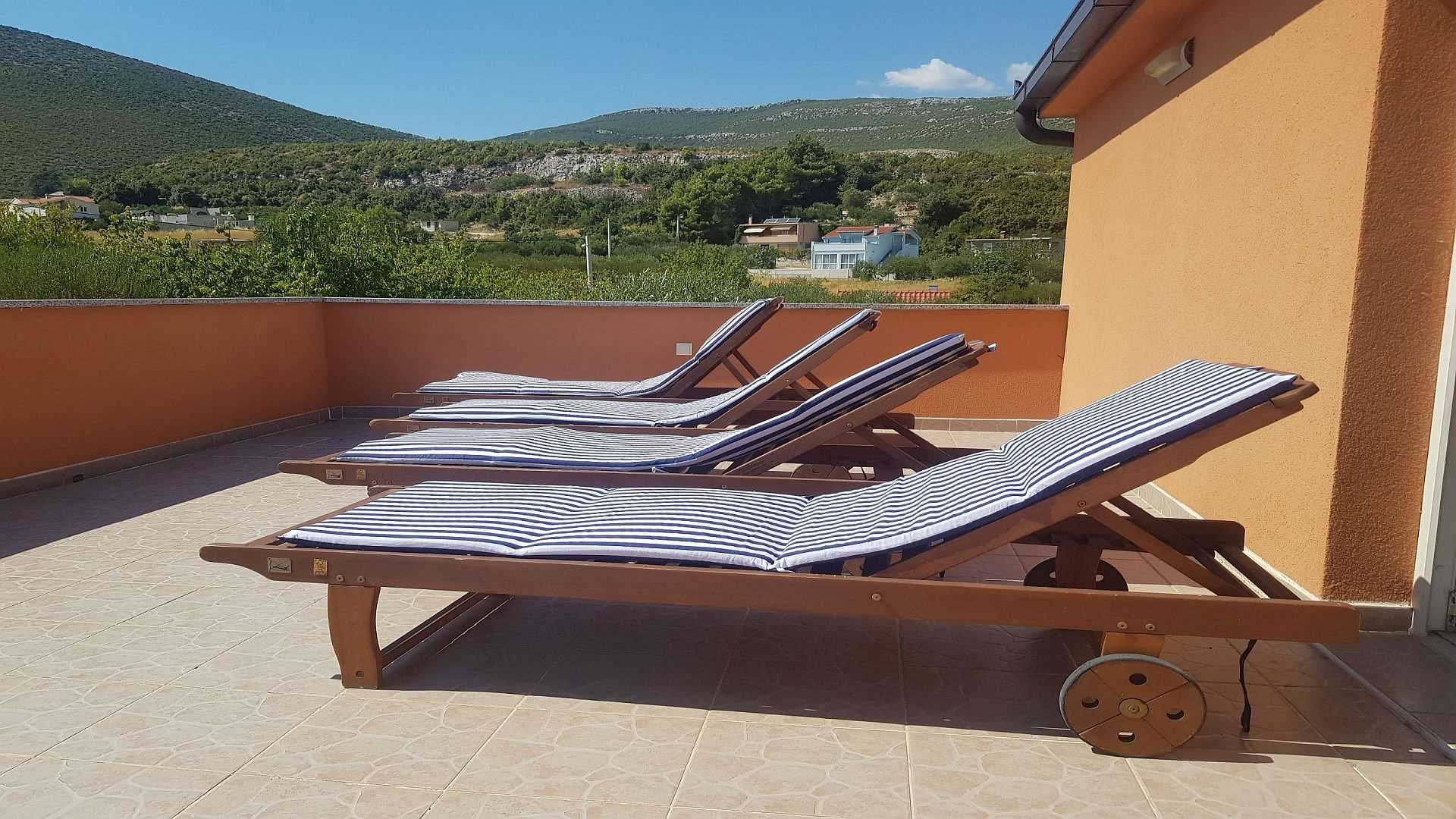 Villa Olea, Rudine