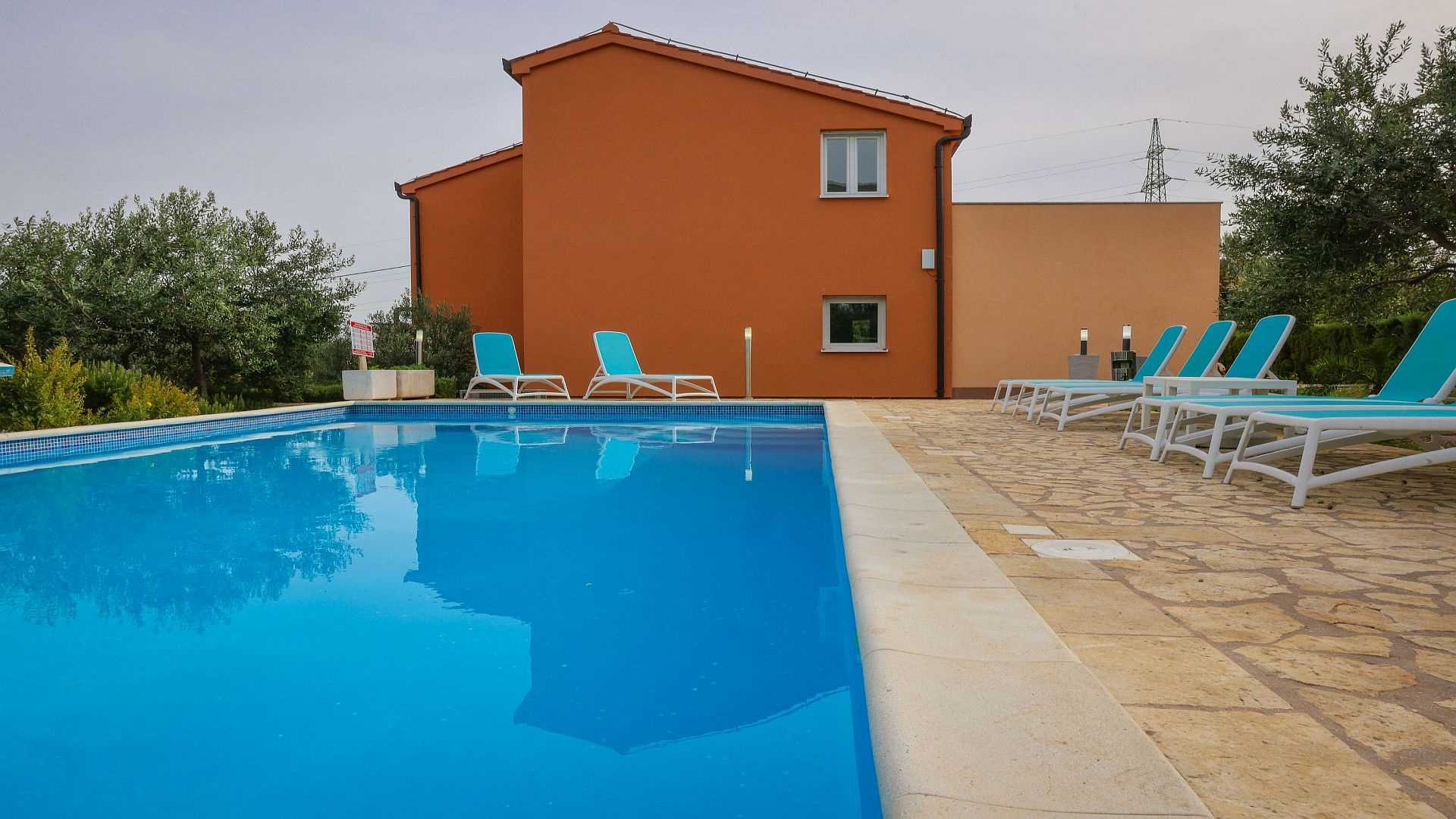 Villa Olea, Rudine