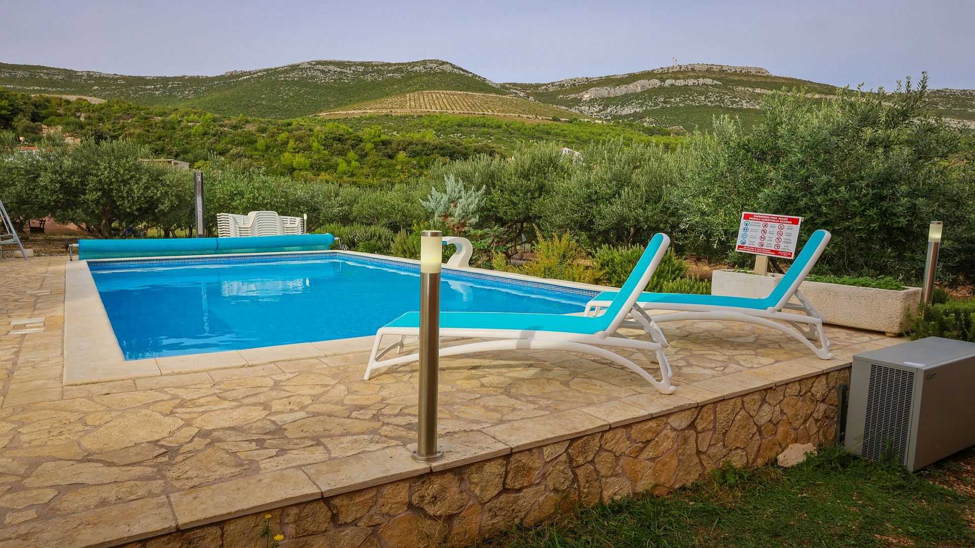 Villa Olea, Rudine