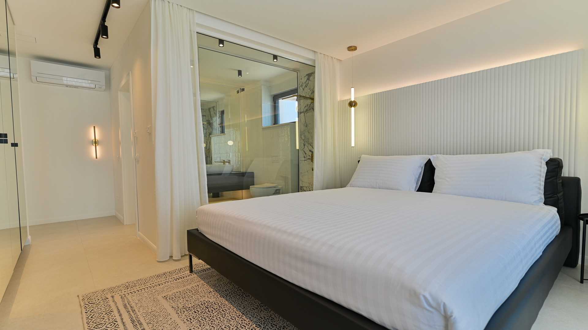 Villa Olive, Okrug Gornji