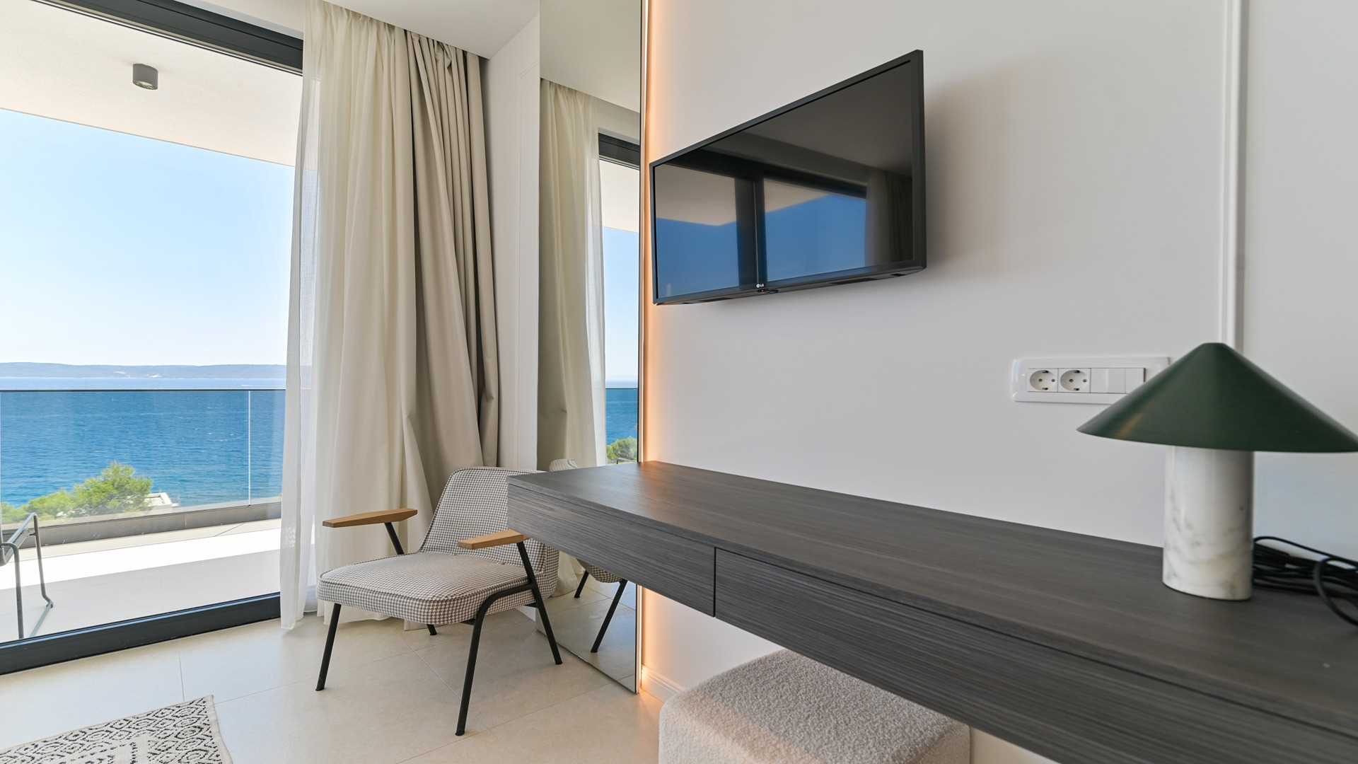 Villa Olive, Okrug Gornji
