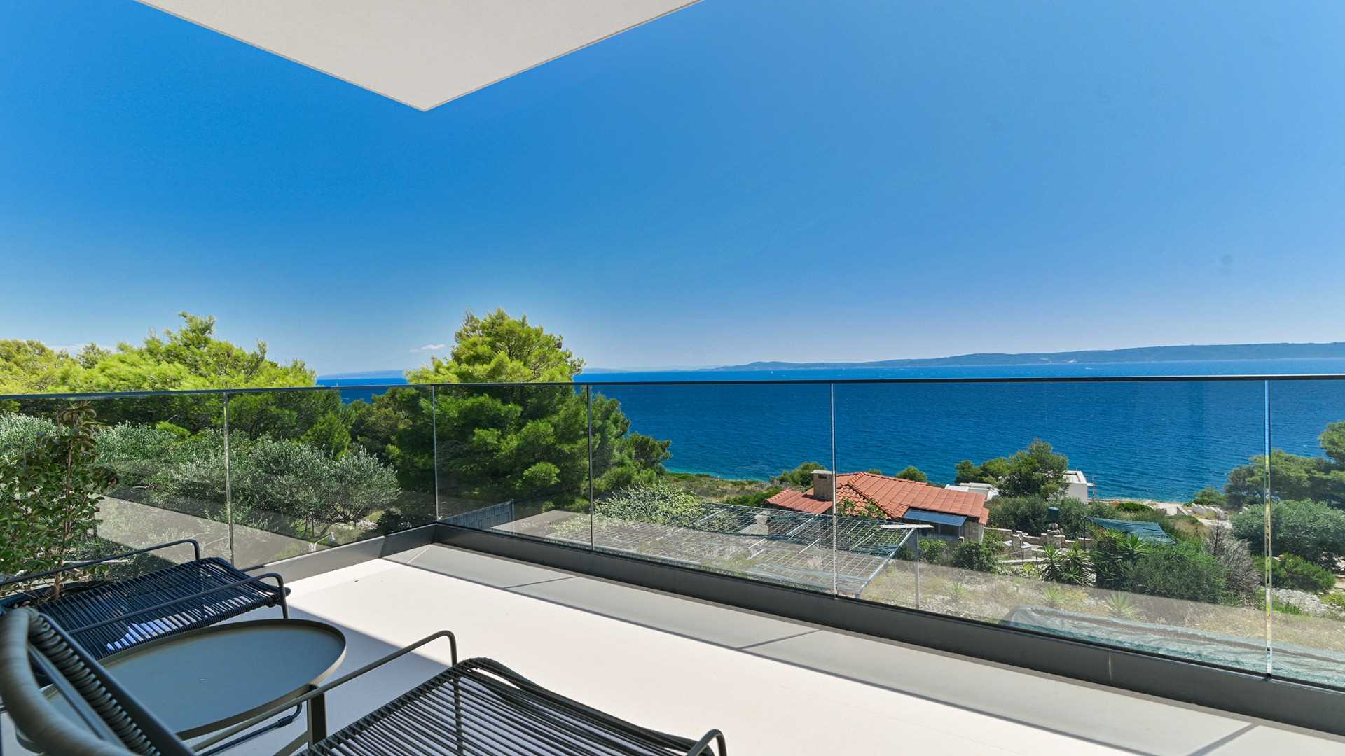 Villa Olive, Okrug Gornji