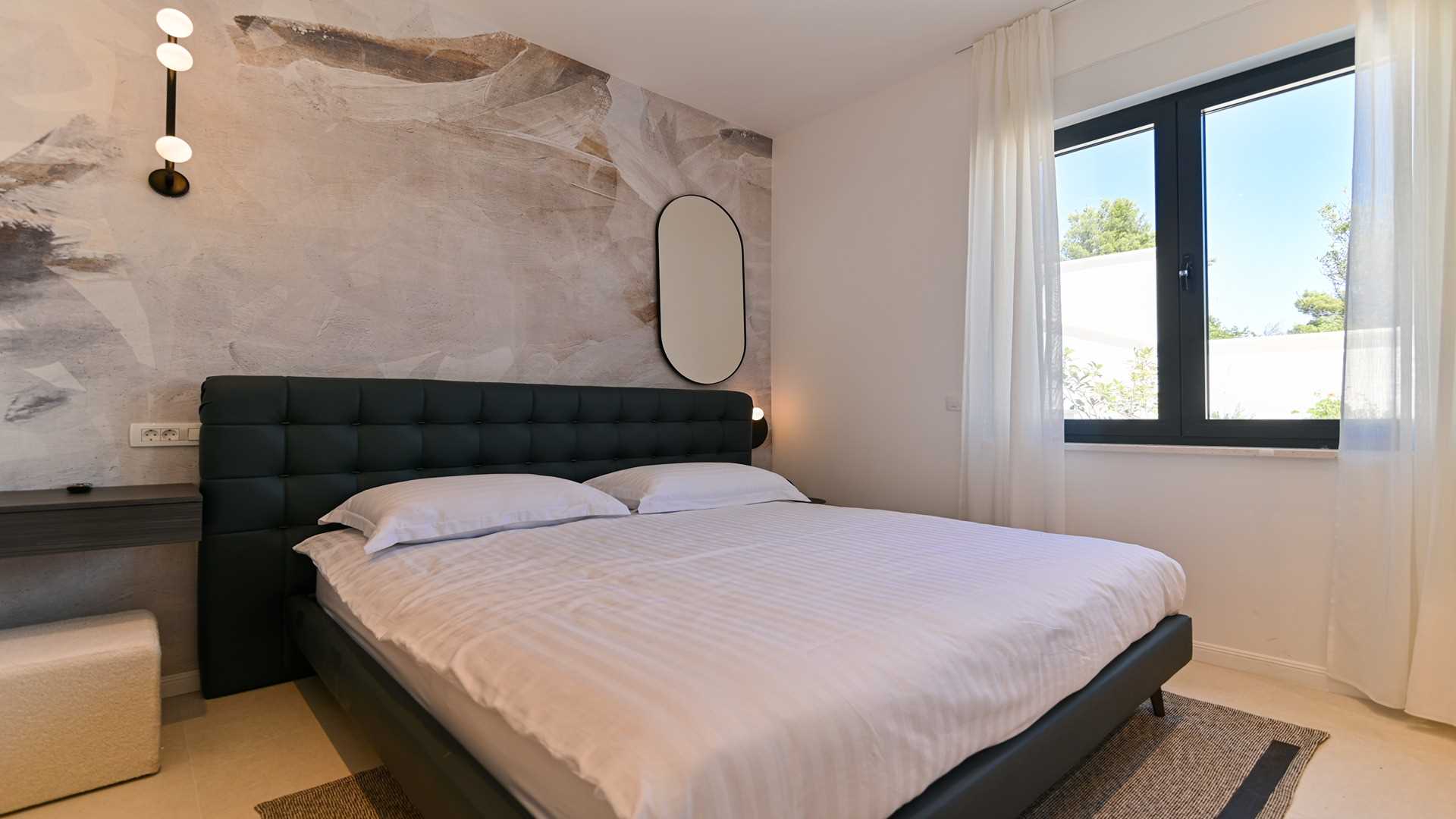 Villa Olive, Okrug Gornji