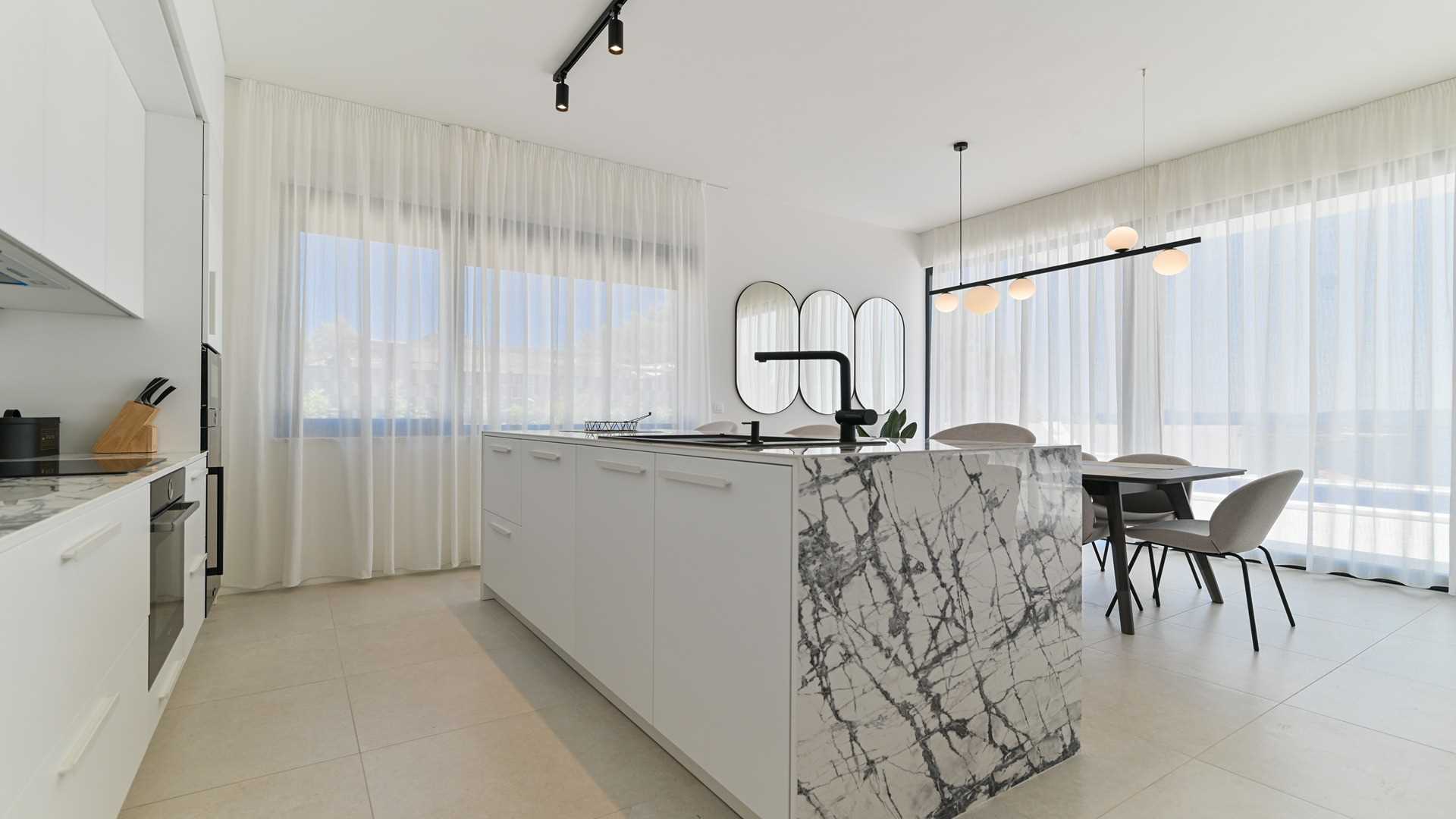 Villa Olive, Okrug Gornji