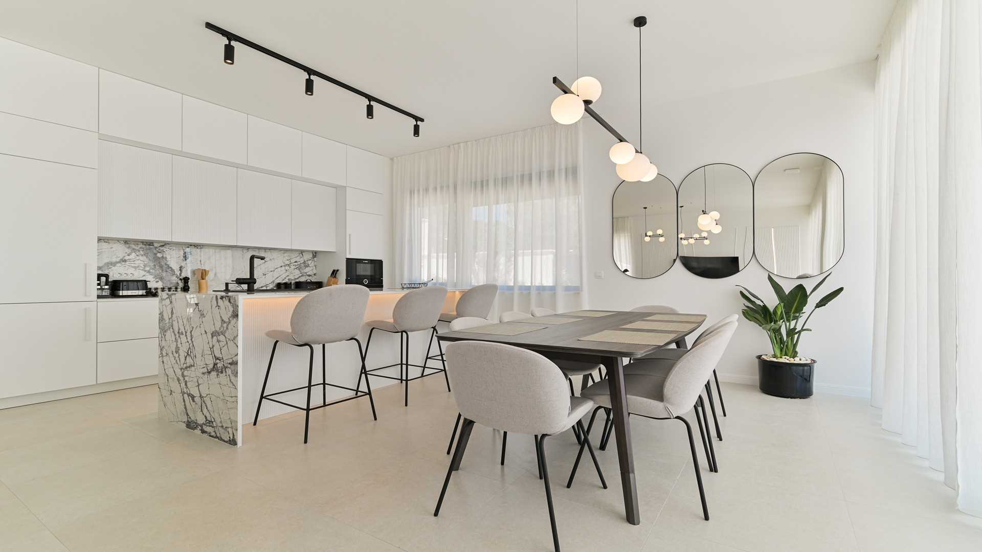 Villa Olive, Okrug Gornji