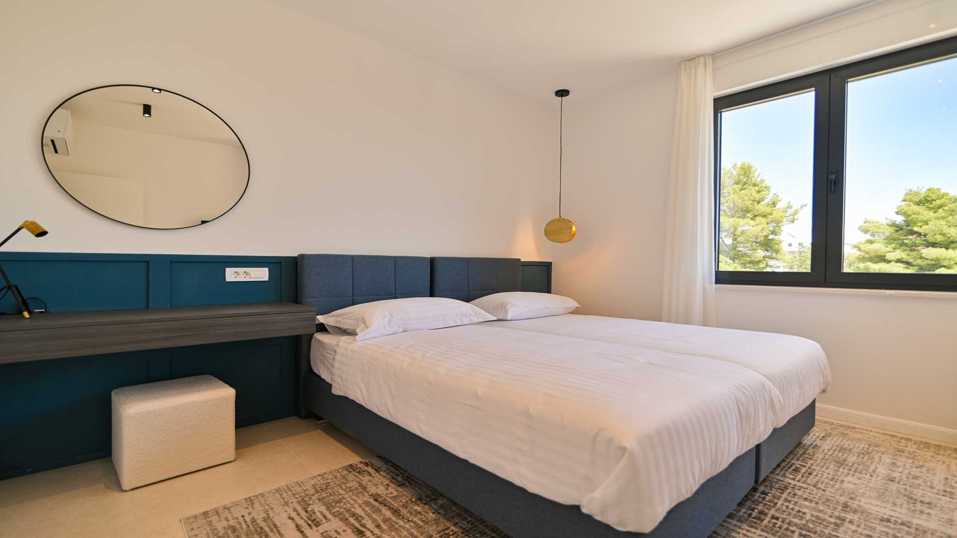 Villa Olive, Okrug Gornji