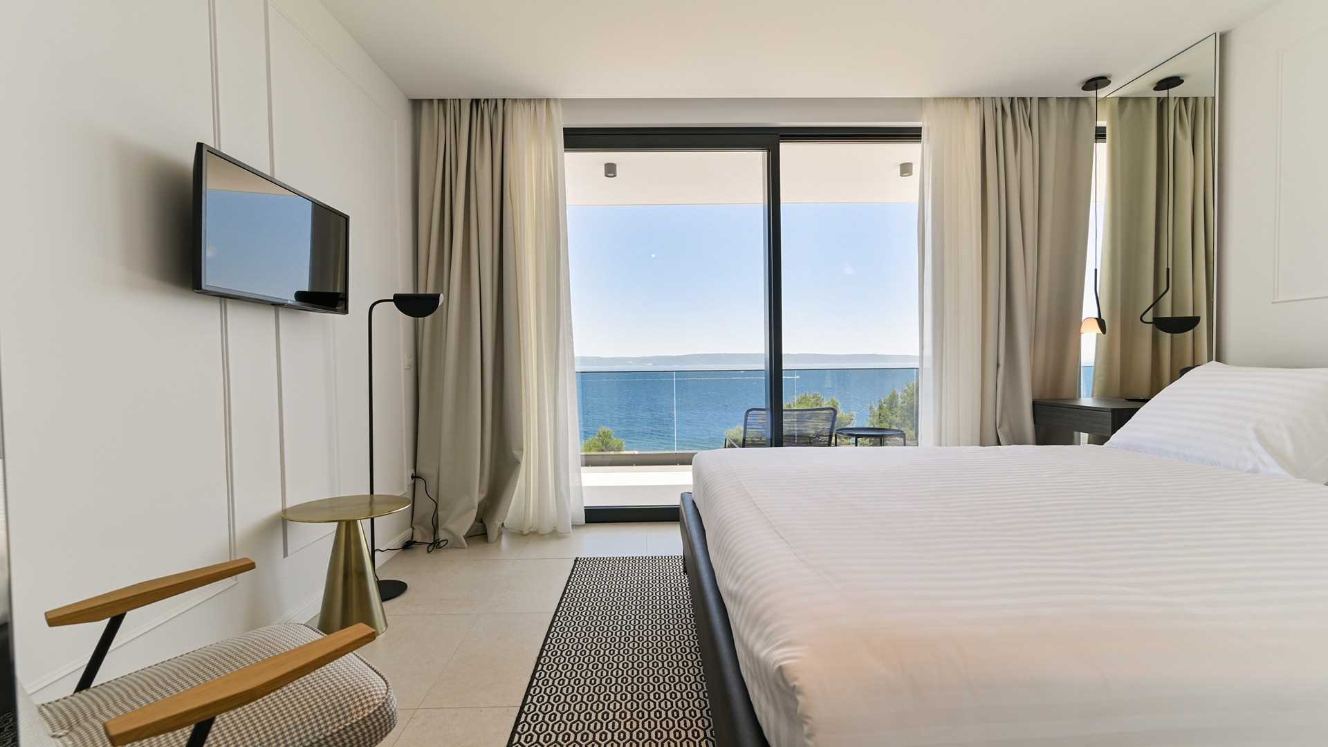 Villa Olive, Okrug Gornji