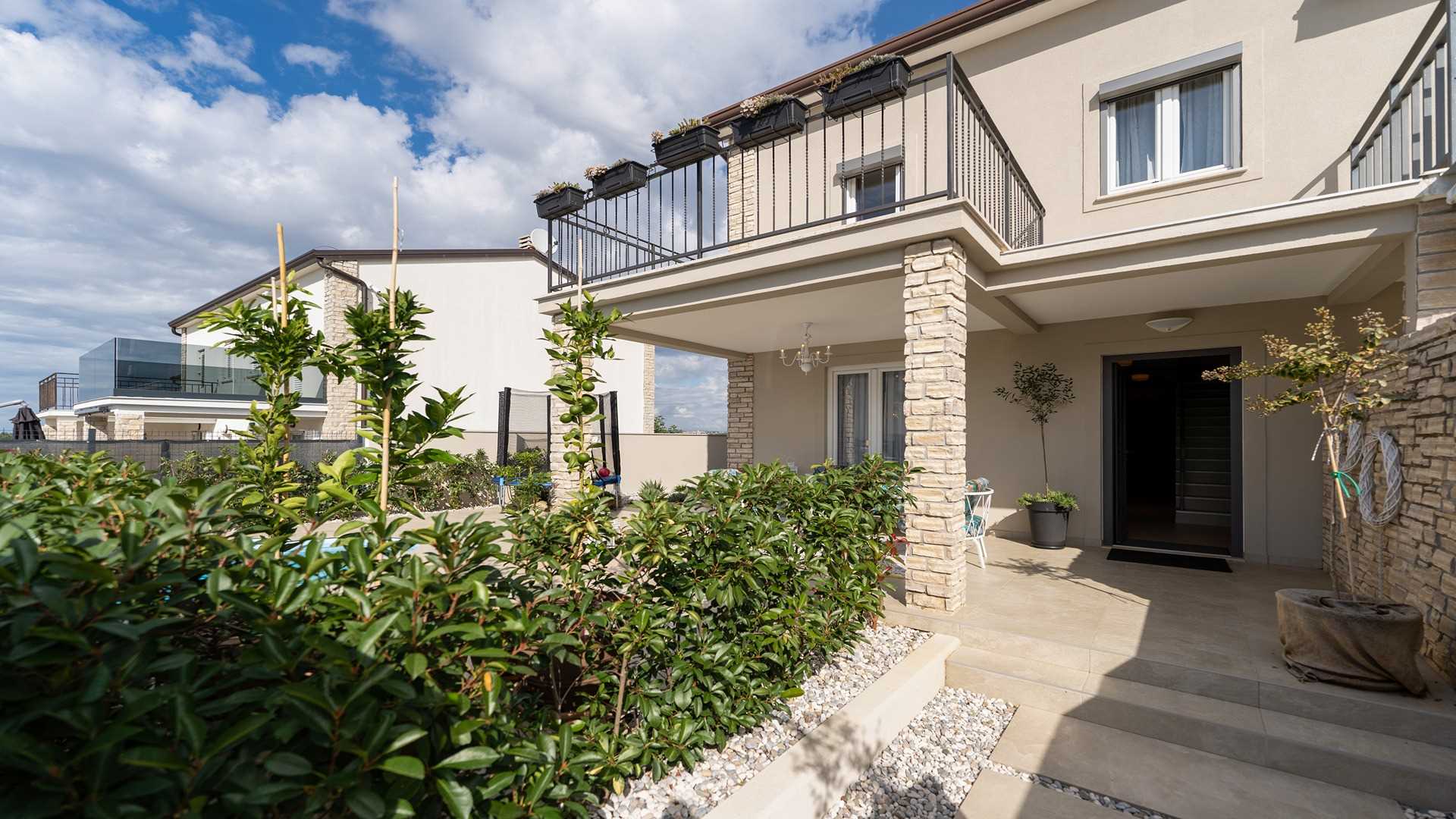 Villa Summer