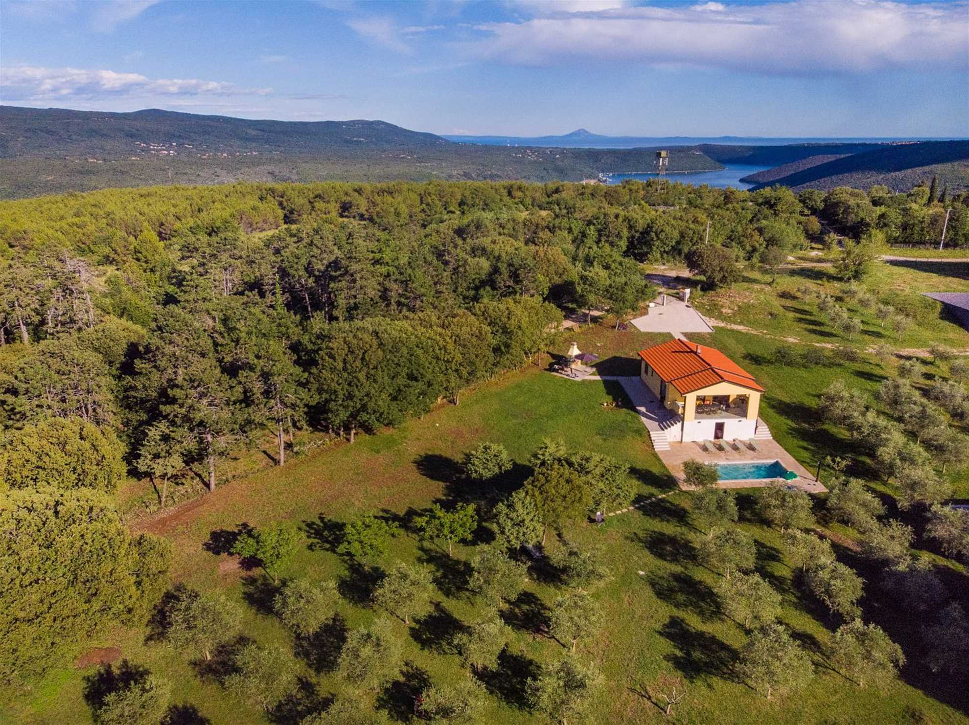 Family villa with a pool and a large garden