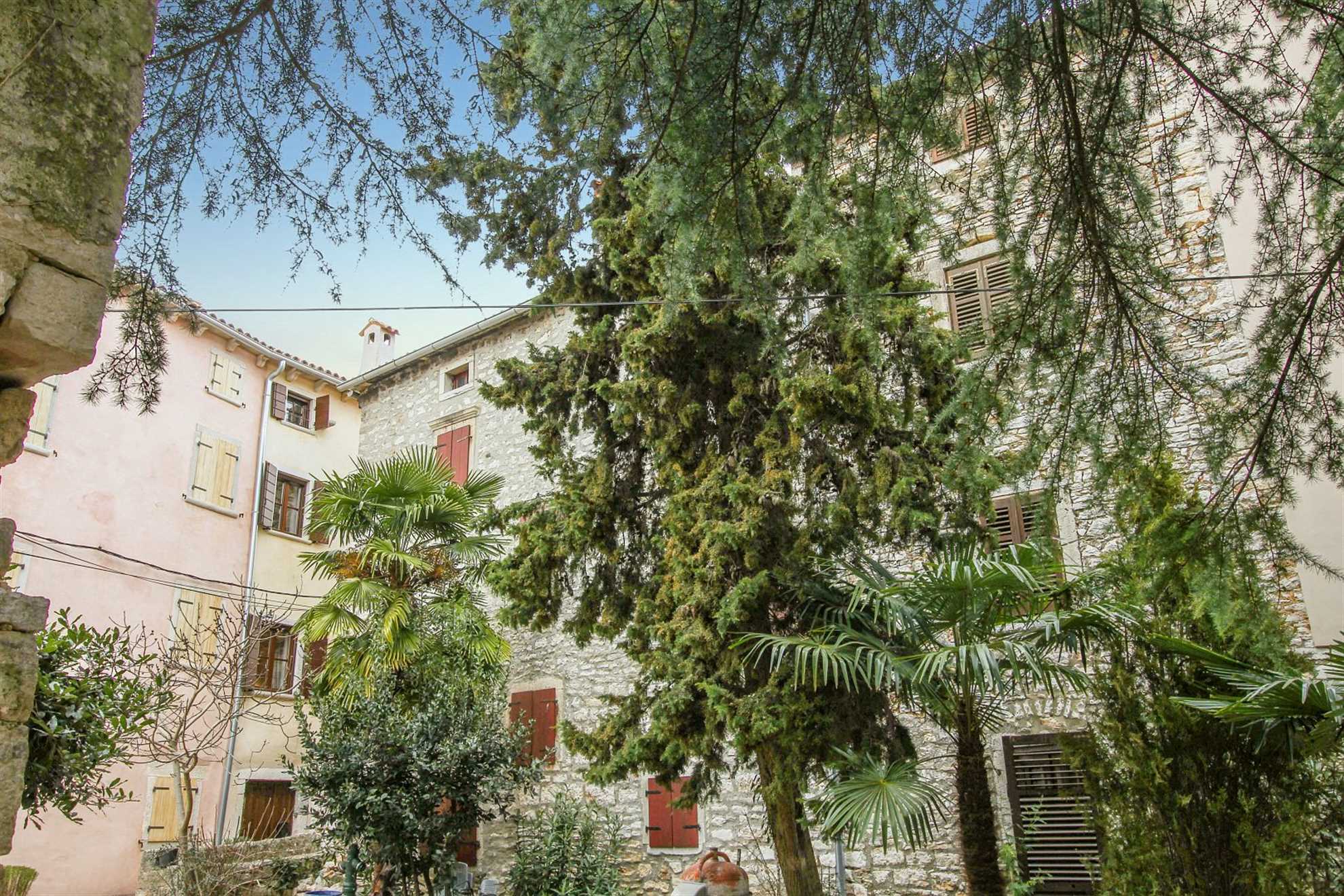 Heritage town house in the historical center of Bale