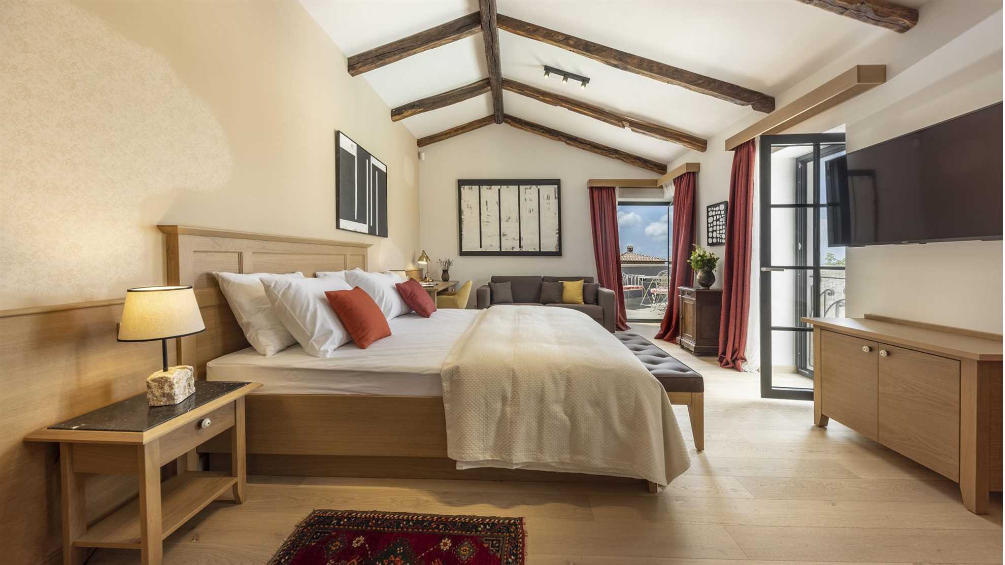 Luxurios villa with swimming pool on private estate in Barat