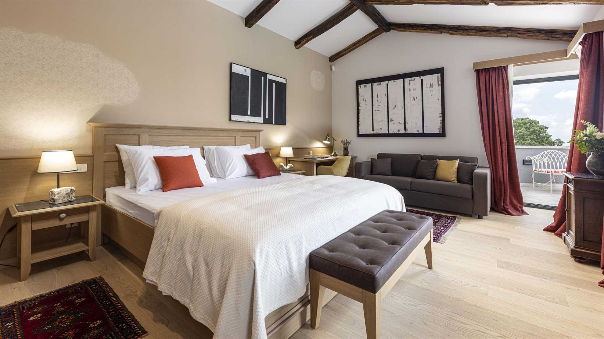 Luxurios villa with swimming pool on private estate in Barat