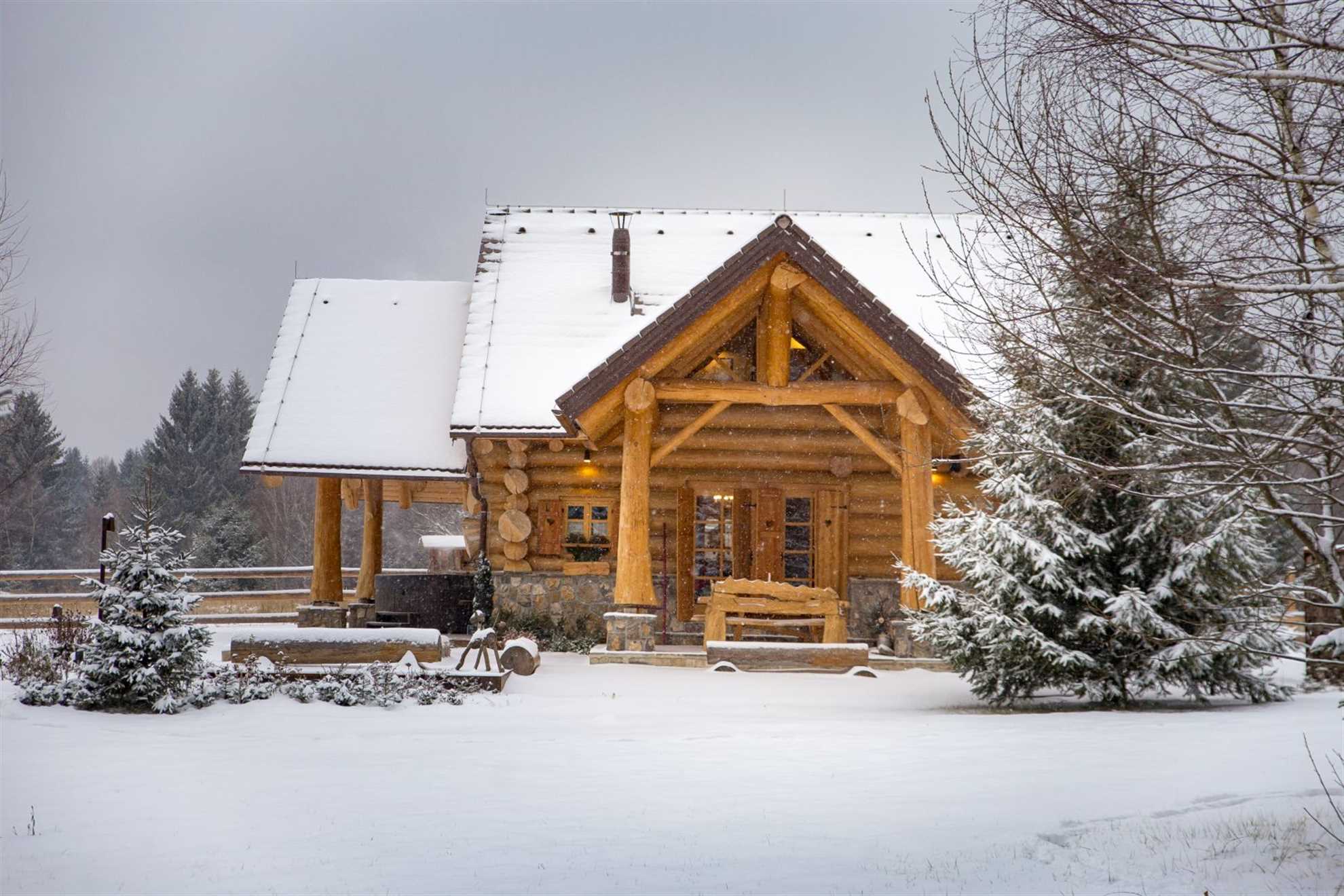 Charming cottage with outdoor jacuzzi in Hlevci