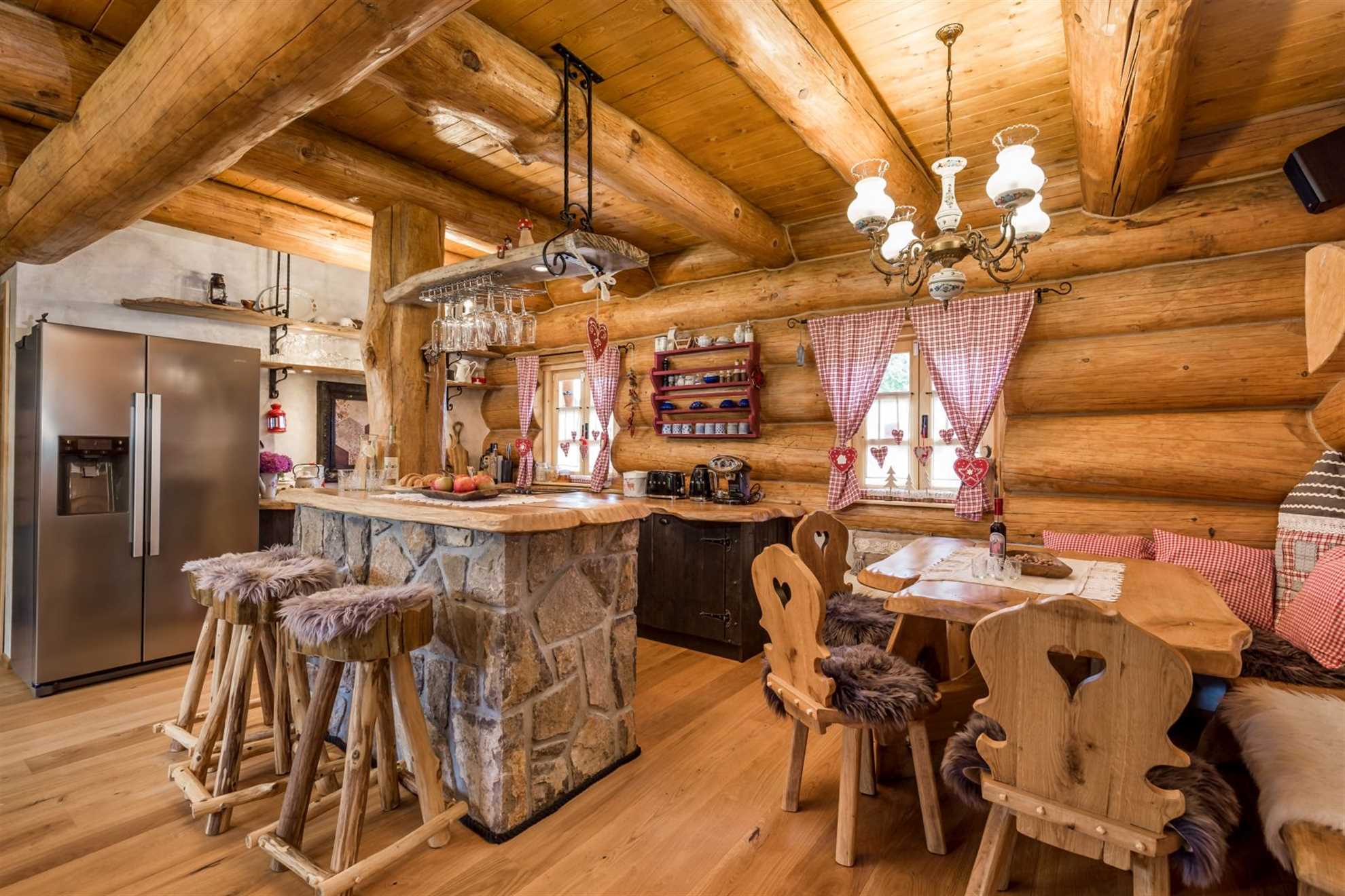 Charming cottage with outdoor jacuzzi in Hlevci