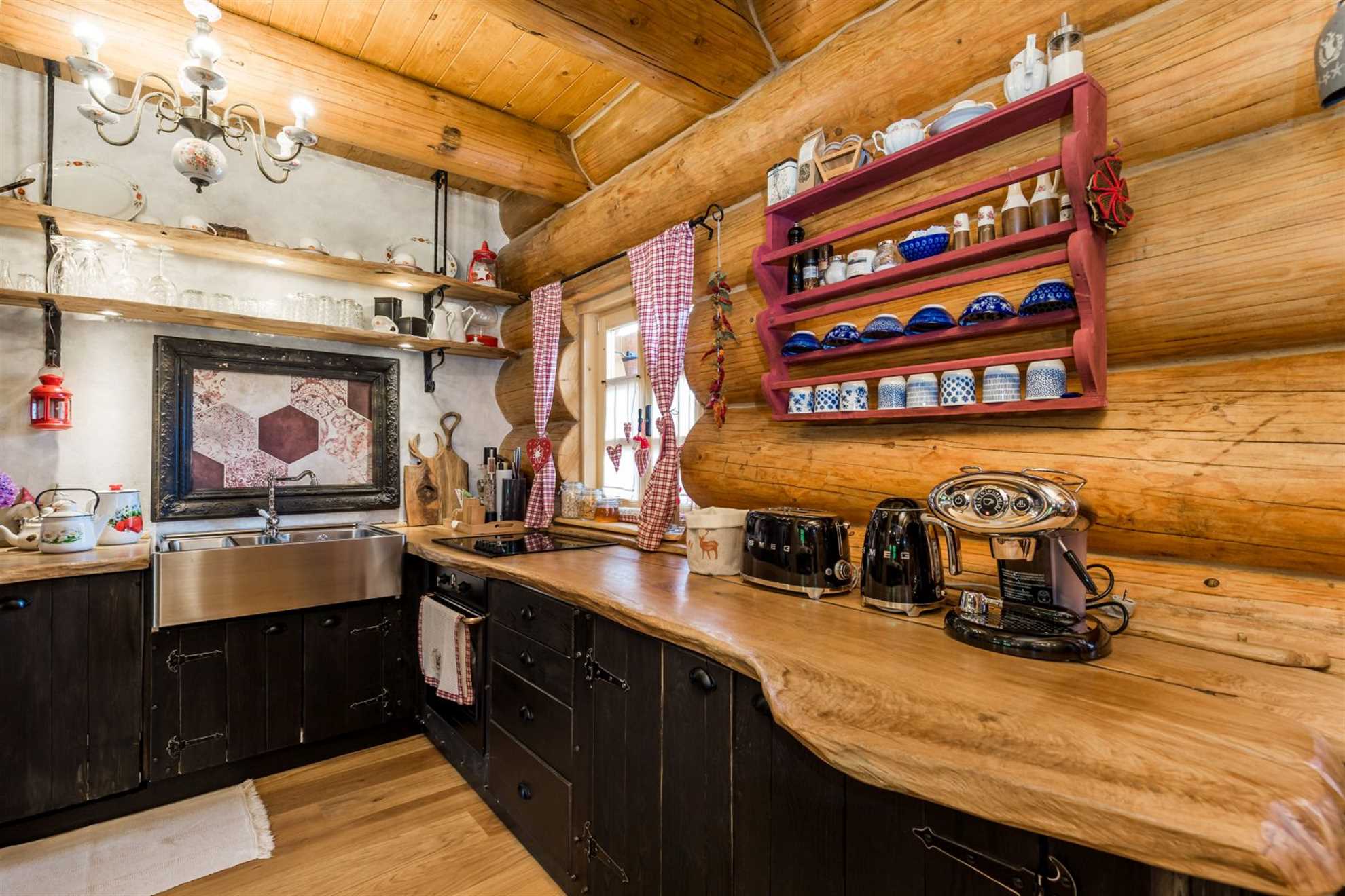 Charming cottage with outdoor jacuzzi in Hlevci