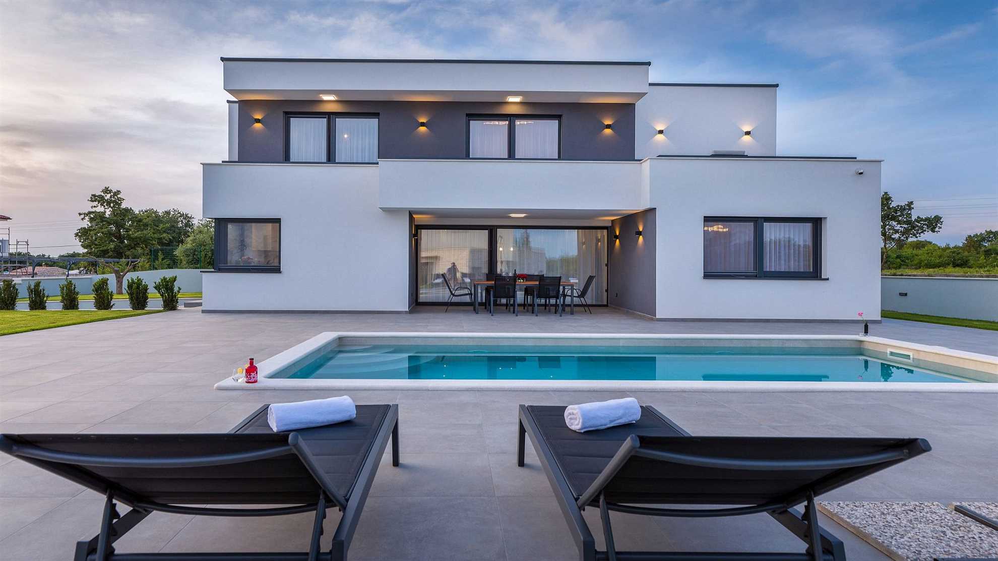 Luxury contemporary villa with swimming pool