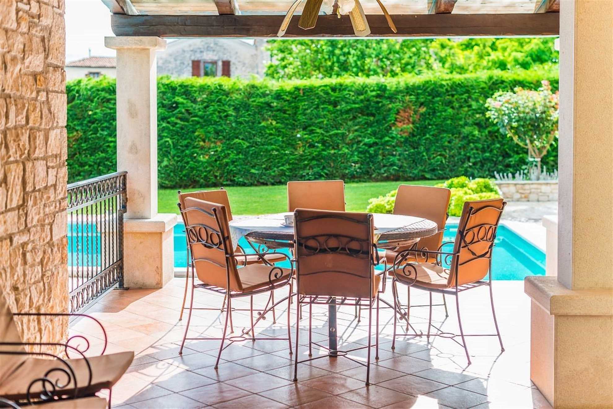 Luxury villa in Barat with a wellness