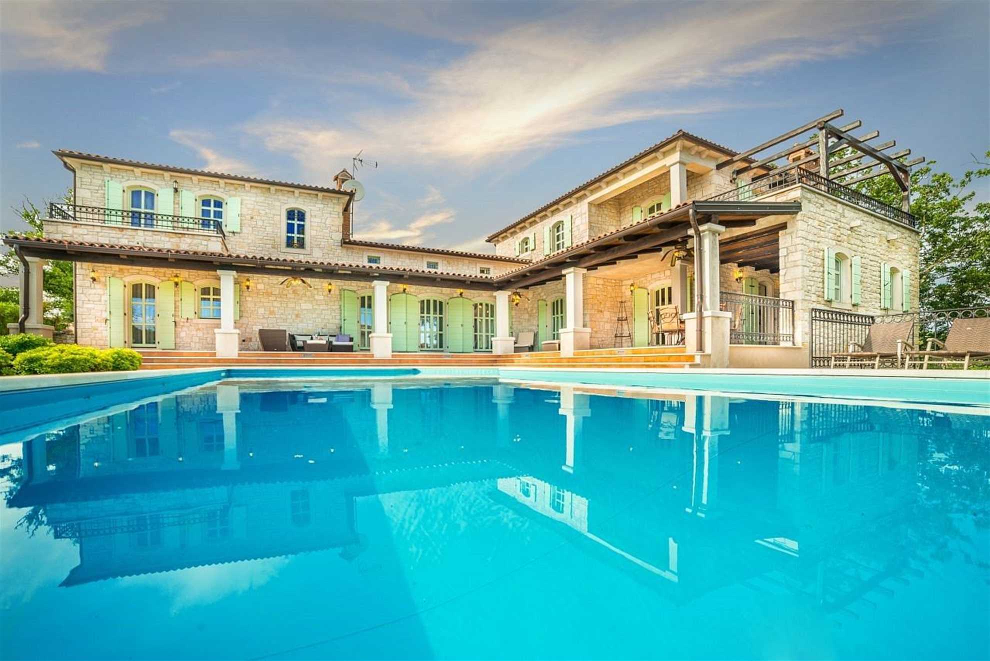 Luxury villa in Barat with a wellness