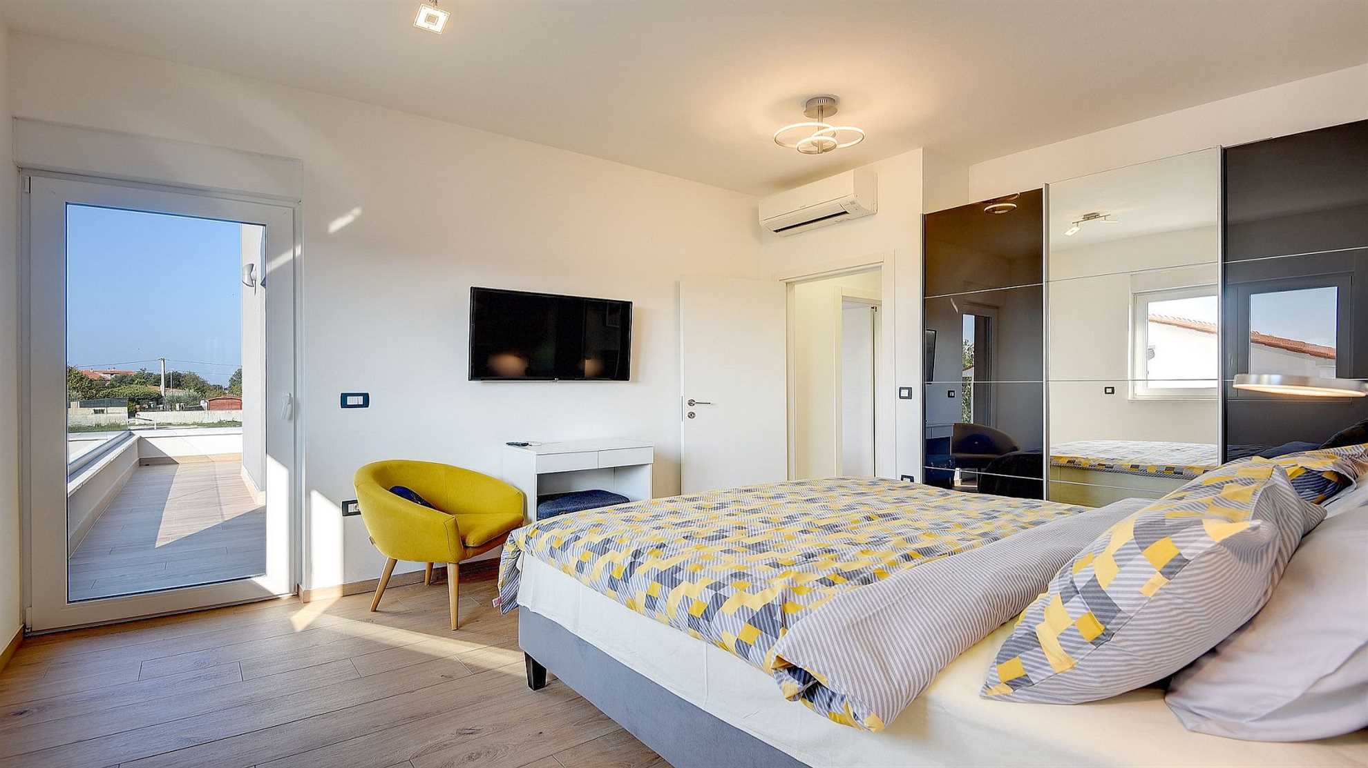 Beautiful contemporary poolside villa in Pula
