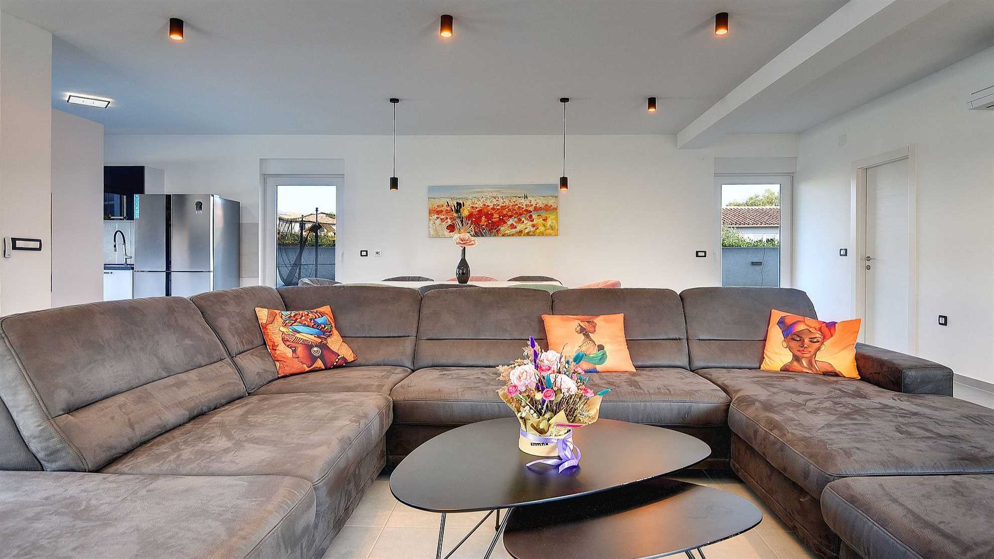 Beautiful contemporary poolside villa in Pula