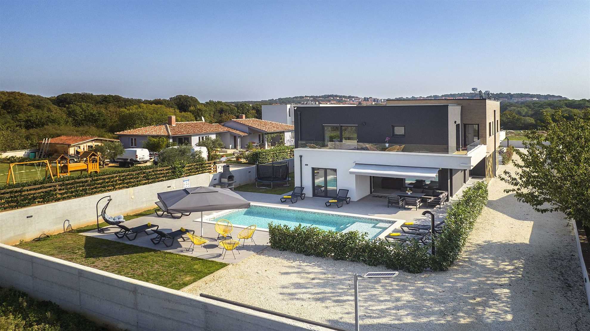 Beautiful contemporary poolside villa in Pula