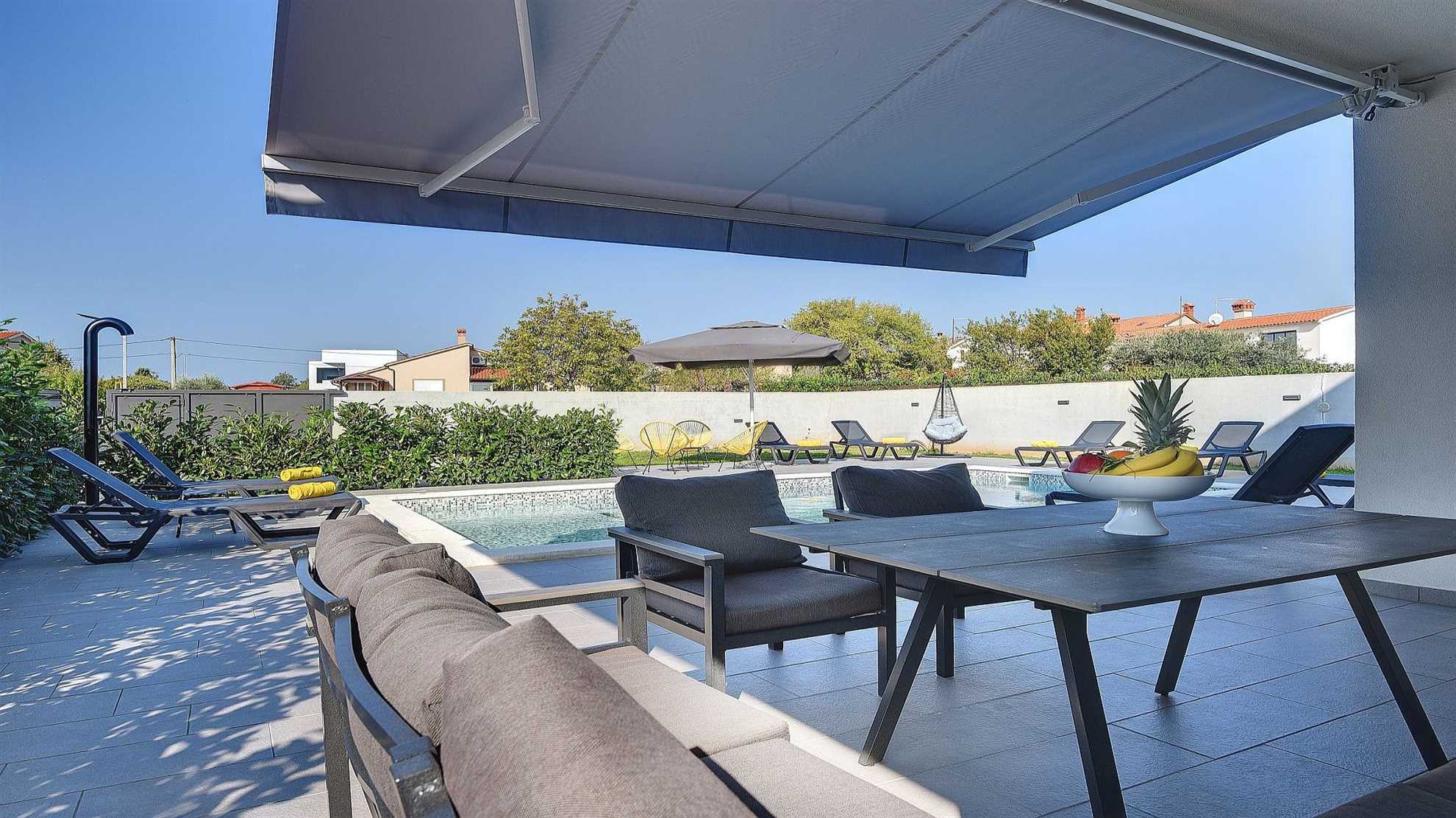 Luxurious complex with two swimming pools in Pula