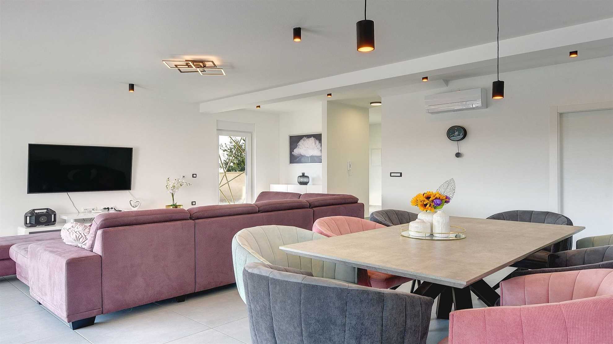 Luxurious complex with two swimming pools in Pula
