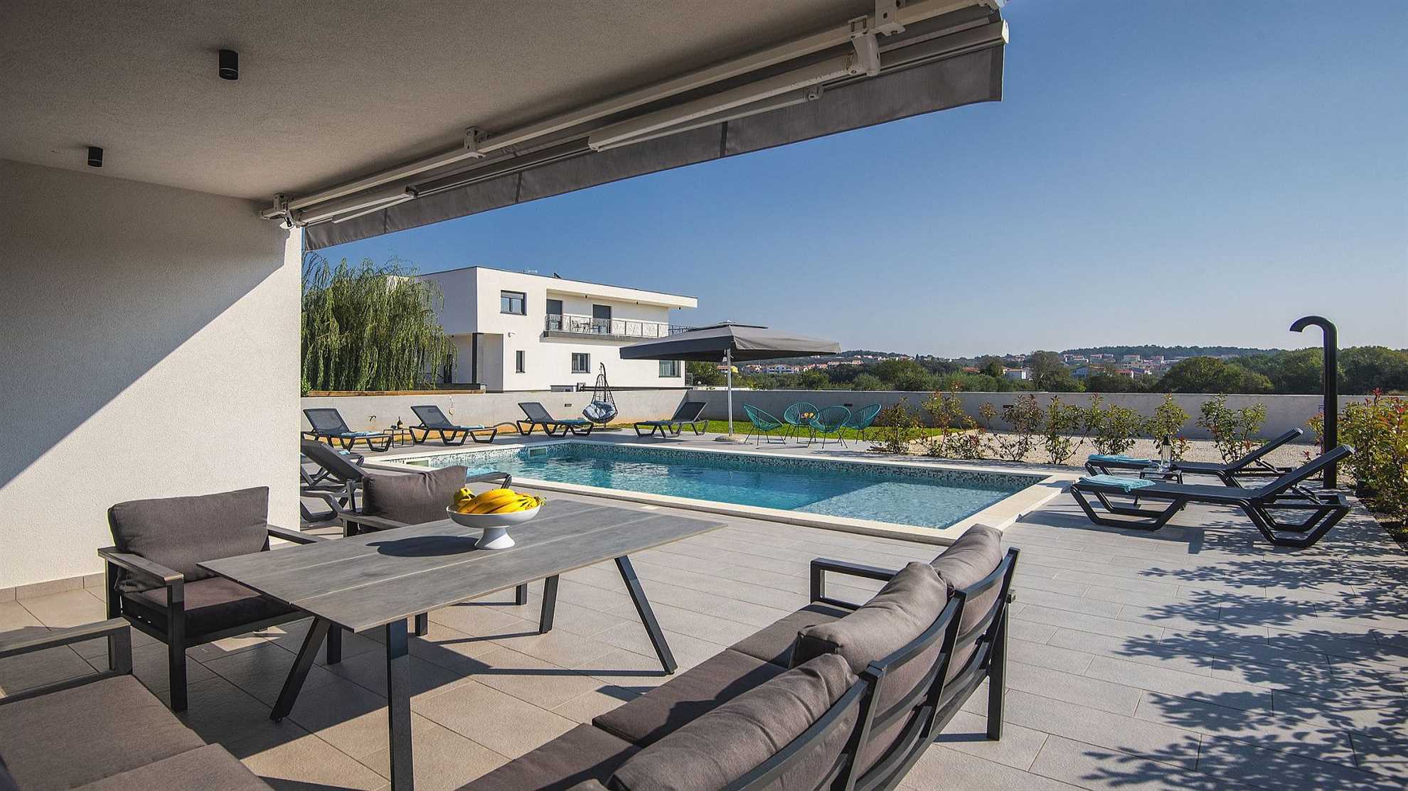 Luxurious complex with two swimming pools in Pula