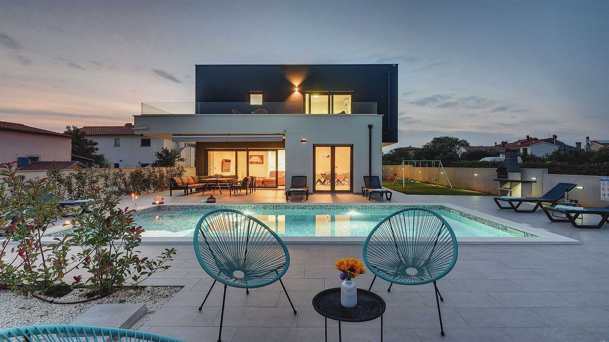 Luxurious complex with two swimming pools in Pula