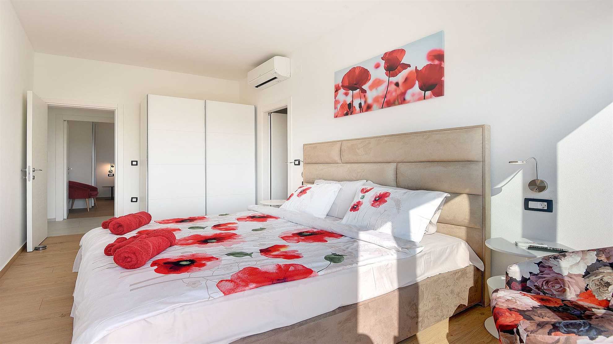 Luxurious and elegant poolside villa in Pula