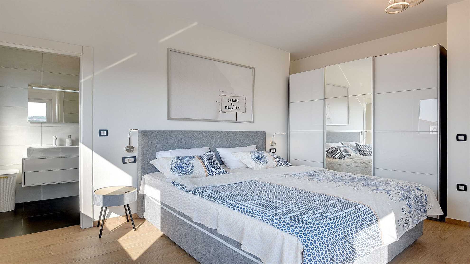 Luxurious and elegant poolside villa in Pula